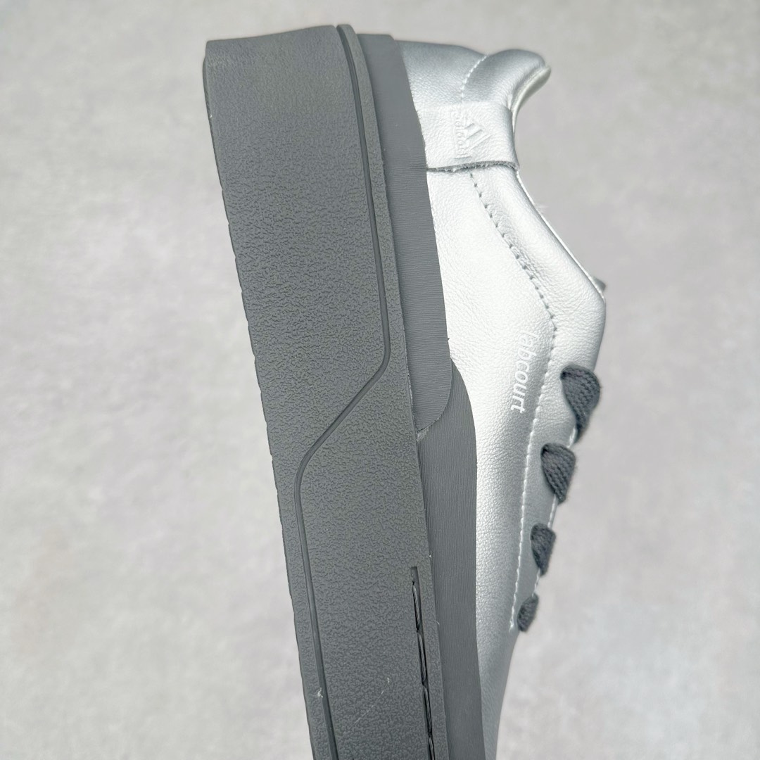 图片[6]-＃纯原 AD Labcourt 百搭休闲轻松舒适耐磨透气低帮板鞋 IF1655 FOG平替单品 鞋面使用了绒毛麂皮 鞋面和鞋底连接处使用了包边处理 看起来更加精致有型 内里也使用了光滑的优质皮革 鞋垫上的LOGO彰显品牌身份 鞋子后脚跟处的英文 ENDINEERED FOR THE STYLE OF FUTURE译为 为未来的风格而设计 尺码：35.5 36 36.5 37 38 38.5 39 40 40.5 41 42 42.5 43 44 44.5 45-选品中心