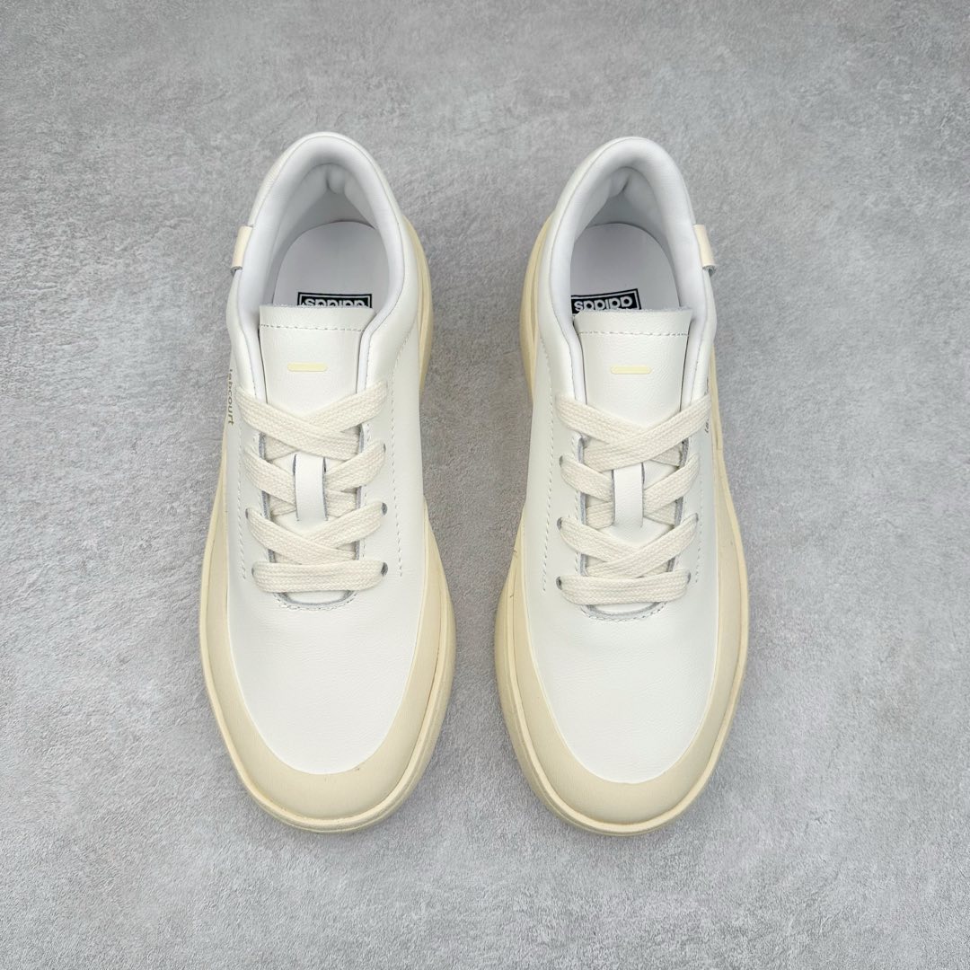 图片[2]-＃纯原 AD Labcourt 百搭休闲轻松舒适耐磨透气低帮板鞋 IF1709 FOG平替单品 鞋面使用了绒毛麂皮 鞋面和鞋底连接处使用了包边处理 看起来更加精致有型 内里也使用了光滑的优质皮革 鞋垫上的LOGO彰显品牌身份 鞋子后脚跟处的英文 ENDINEERED FOR THE STYLE OF FUTURE译为 为未来的风格而设计 尺码：35.5 36 36.5 37 38 38.5 39 40 40.5 41 42 42.5 43 44 44.5 45-选品中心