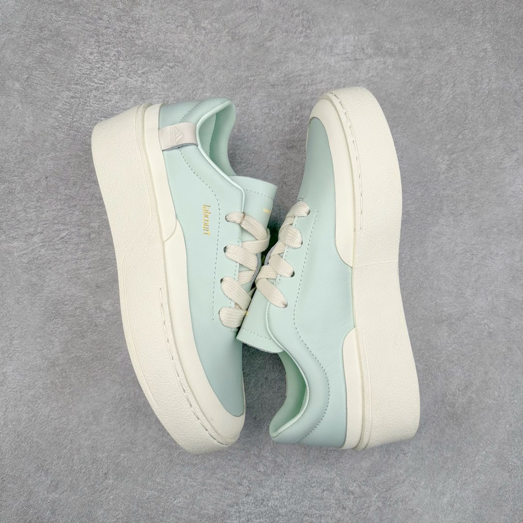 图片[3]-＃纯原 AD Labcourt 百搭休闲轻松舒适耐磨透气低帮板鞋 IF1708 FOG平替单品 鞋面使用了绒毛麂皮 鞋面和鞋底连接处使用了包边处理 看起来更加精致有型 内里也使用了光滑的优质皮革 鞋垫上的LOGO彰显品牌身份 鞋子后脚跟处的英文 ENDINEERED FOR THE STYLE OF FUTURE译为 为未来的风格而设计 尺码：35.5 36 36.5 37 38 38.5 39 40 40.5 41 42 42.5 43 44 44.5 45-选品中心