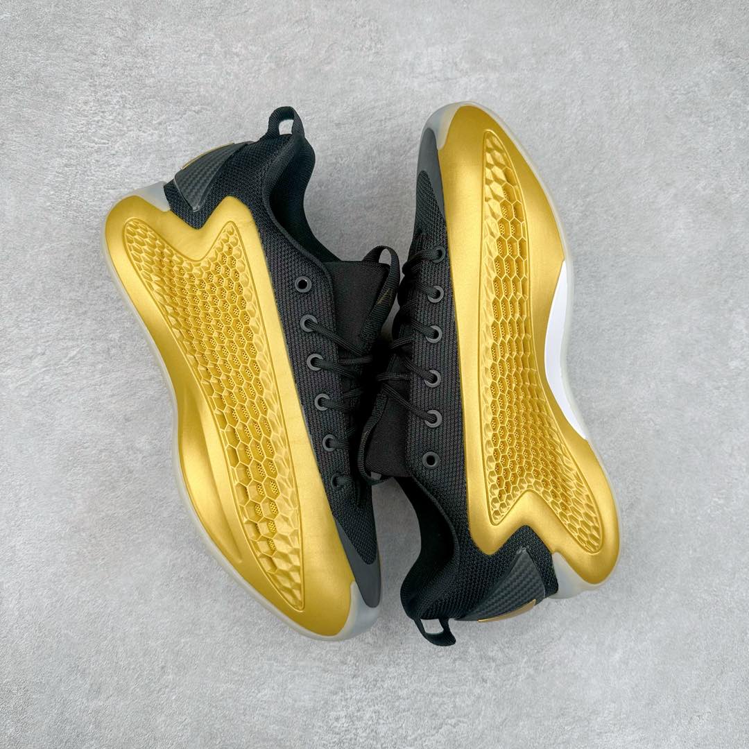 图片[3]-＃纯原新品 AD Anthony Edwards A.E. 2 \\\”华子二代\\\” 安东尼·爱德华兹签名实战减震防滑耐磨低帮篮球鞋 JI4513 球鞋的整体设计非常复古 也可以理解为并不是目前篮球鞋的设计趋势 AE2流线简约的设计 也是让其非常具有辨识度 袜套与「蚁巢」组成的鞋身 在保证透气效果的同时 搭配鞋带更能带来相当出色的鞋脚一体性 中底自然还是搭载着AD的当家科技并经由外层 TPU 包裹 将软、弹和支撑性同时兼顾 尺码：40 40.5 41 42 42.5 43 44 44.5 45 46-选品中心