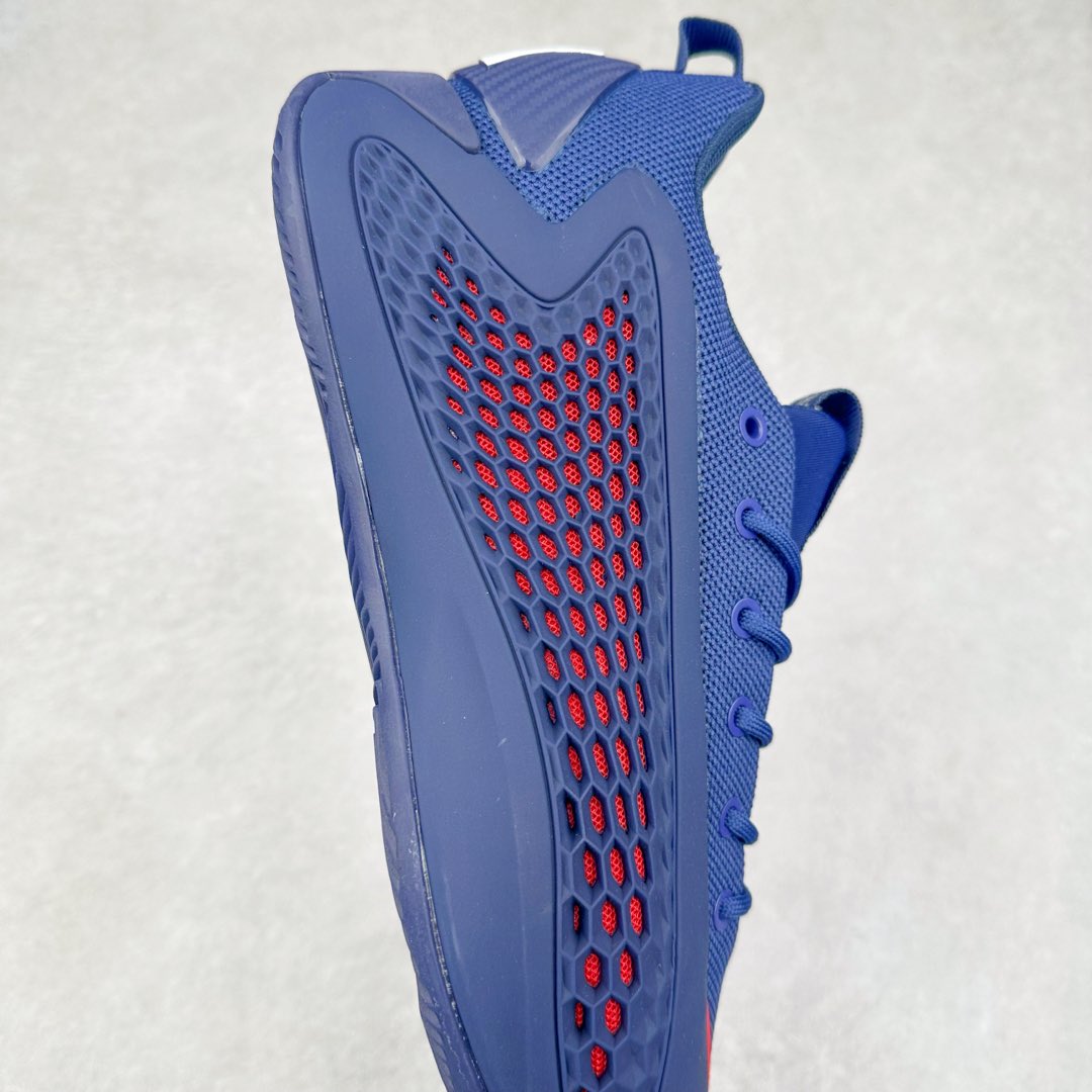 图片[6]-＃纯原新品 AD Anthony Edwards A.E. 2 \\\”华子二代\\\” 安东尼·爱德华兹签名实战减震防滑耐磨低帮篮球鞋 JS1302 球鞋的整体设计非常复古 也可以理解为并不是目前篮球鞋的设计趋势 AE2流线简约的设计 也是让其非常具有辨识度 袜套与「蚁巢」组成的鞋身 在保证透气效果的同时 搭配鞋带更能带来相当出色的鞋脚一体性 中底自然还是搭载着AD的当家科技并经由外层 TPU 包裹 将软、弹和支撑性同时兼顾 尺码：40 40.5 41 42 42.5 43 44 44.5 45 46-选品中心