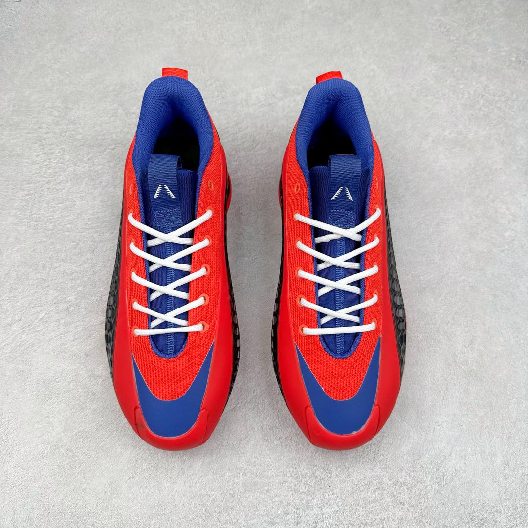 图片[2]-＃纯原新品 AD Anthony Edwards A.E. 2 \\\”华子二代\\\” 安东尼·爱德华兹签名实战减震防滑耐磨低帮篮球鞋 JI1483 球鞋的整体设计非常复古 也可以理解为并不是目前篮球鞋的设计趋势 AE2流线简约的设计 也是让其非常具有辨识度 袜套与「蚁巢」组成的鞋身 在保证透气效果的同时 搭配鞋带更能带来相当出色的鞋脚一体性 中底自然还是搭载着AD的当家科技并经由外层 TPU 包裹 将软、弹和支撑性同时兼顾 尺码：40 40.5 41 42 42.5 43 44 44.5 45 46-选品中心