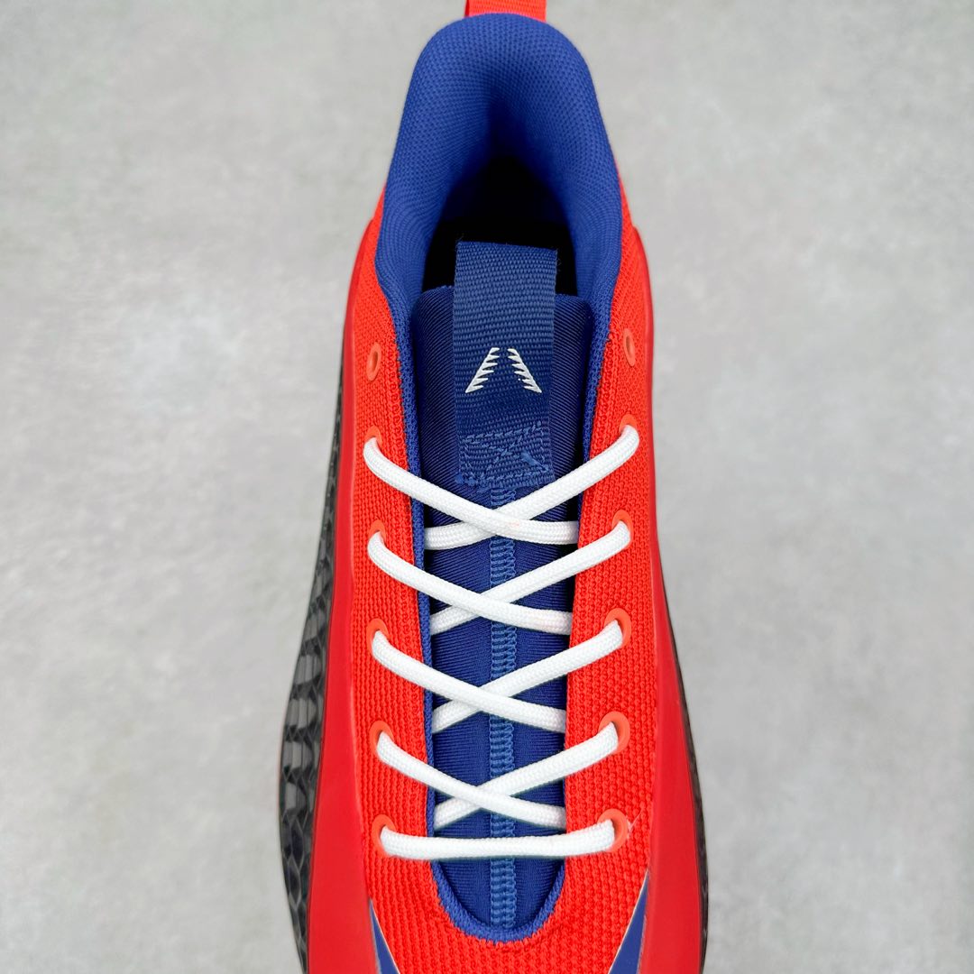 图片[5]-＃纯原新品 AD Anthony Edwards A.E. 2 \\\”华子二代\\\” 安东尼·爱德华兹签名实战减震防滑耐磨低帮篮球鞋 JI1483 球鞋的整体设计非常复古 也可以理解为并不是目前篮球鞋的设计趋势 AE2流线简约的设计 也是让其非常具有辨识度 袜套与「蚁巢」组成的鞋身 在保证透气效果的同时 搭配鞋带更能带来相当出色的鞋脚一体性 中底自然还是搭载着AD的当家科技并经由外层 TPU 包裹 将软、弹和支撑性同时兼顾 尺码：40 40.5 41 42 42.5 43 44 44.5 45 46-选品中心