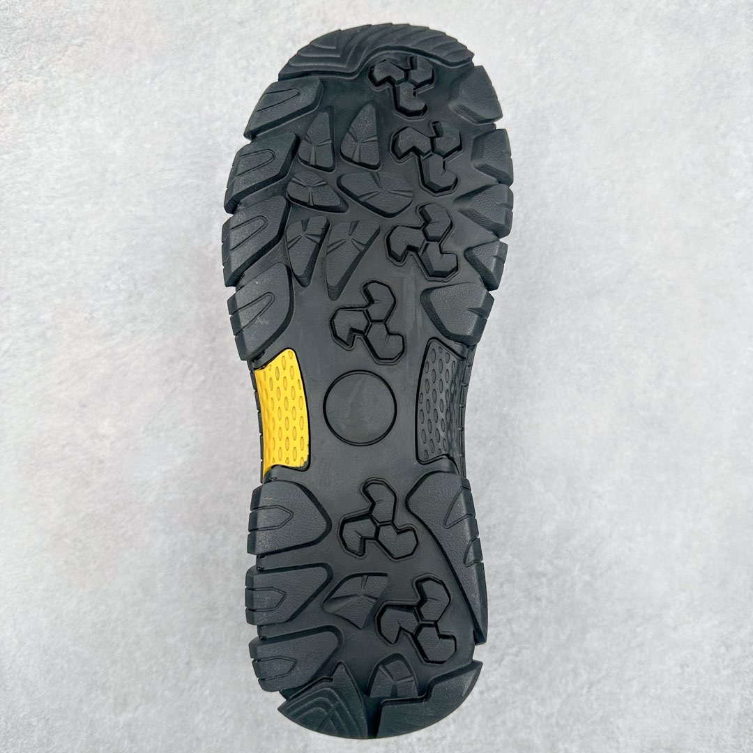 图片[9]-Ecco爱步男鞋新款运动鞋 跑鞋厚底增高老爹鞋 驱动系列全新款式 拼色拼接鞋面 时尚有型 牛皮与纺织品拼接 脚感舒适 出街有型 贴心套脚系带设计 舒适包裹双足 柔软细腻，亲肤透气 以摩托车粗犷胎纹为灵感 PU大底提供牵引性和支撑性 耐磨防滑提升稳定性 轻盈鞋底 舒适耐穿 户外出行 肆意洒脱 尺码：38 39 40 41 42 43 44（皮鞋码）-选品中心