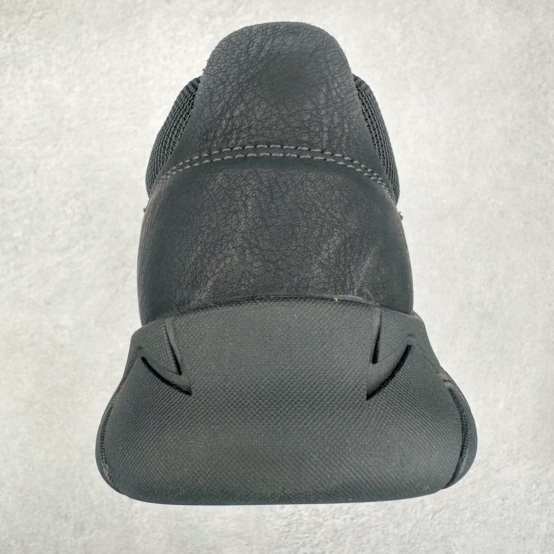 图片[8]-Ecco爱步男鞋新款运动鞋 跑鞋厚底增高老爹鞋 驱动系列全新款式 拼色拼接鞋面 时尚有型 牛皮与纺织品拼接 脚感舒适 出街有型 贴心套脚系带设计 舒适包裹双足 柔软细腻，亲肤透气 以摩托车粗犷胎纹为灵感 PU大底提供牵引性和支撑性 耐磨防滑提升稳定性 轻盈鞋底 舒适耐穿 户外出行 肆意洒脱 尺码：38 39 40 41 42 43 44（皮鞋码）-选品中心