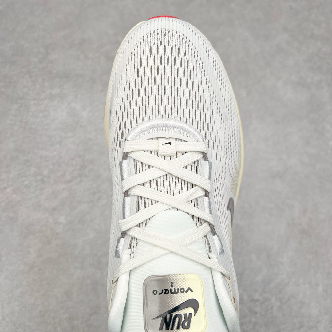 图片[4]-NK Air Zoom Vomero 18 轻便舒适公路跑步鞋 HM6803-001 质感柔软 弹力充沛 助力一路畅跑 乐享不停 厚实泡绵缔造舒适的回弹效果 铸就出色跑步表现 该鞋款轻盈透气 带你步入舒适新境界 疾速刺激感和非凡舒适脚感交织 定能让跑者在迈步间找到渴望已久的跑步乐趣 自如掌控跑步节奏、配速和里程 足底缓震配置赋予双足柔软舒适感受 助你一路畅跑 缓震设计 在双足触地时有助提供舒适脚感 搭载性能出众的 ZoomX 和 Cushlon 泡绵 营造柔软舒适脚感 助你稳稳迈步 基于跑者反馈 简化中底设计 带来出色舒适感 尺码：36 36.5 37.5 38 38.5 39 40 40.5 41 42 42.5 43 44 44.5 45 46-选品中心