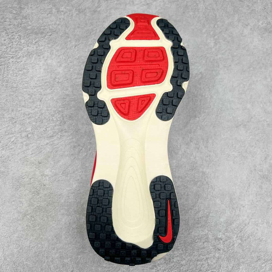 图片[9]-NK Air Zoom Vomero 18 轻便舒适公路跑步鞋 HM6803-001 质感柔软 弹力充沛 助力一路畅跑 乐享不停 厚实泡绵缔造舒适的回弹效果 铸就出色跑步表现 该鞋款轻盈透气 带你步入舒适新境界 疾速刺激感和非凡舒适脚感交织 定能让跑者在迈步间找到渴望已久的跑步乐趣 自如掌控跑步节奏、配速和里程 足底缓震配置赋予双足柔软舒适感受 助你一路畅跑 缓震设计 在双足触地时有助提供舒适脚感 搭载性能出众的 ZoomX 和 Cushlon 泡绵 营造柔软舒适脚感 助你稳稳迈步 基于跑者反馈 简化中底设计 带来出色舒适感 尺码：36 36.5 37.5 38 38.5 39 40 40.5 41 42 42.5 43 44 44.5 45 46-选品中心