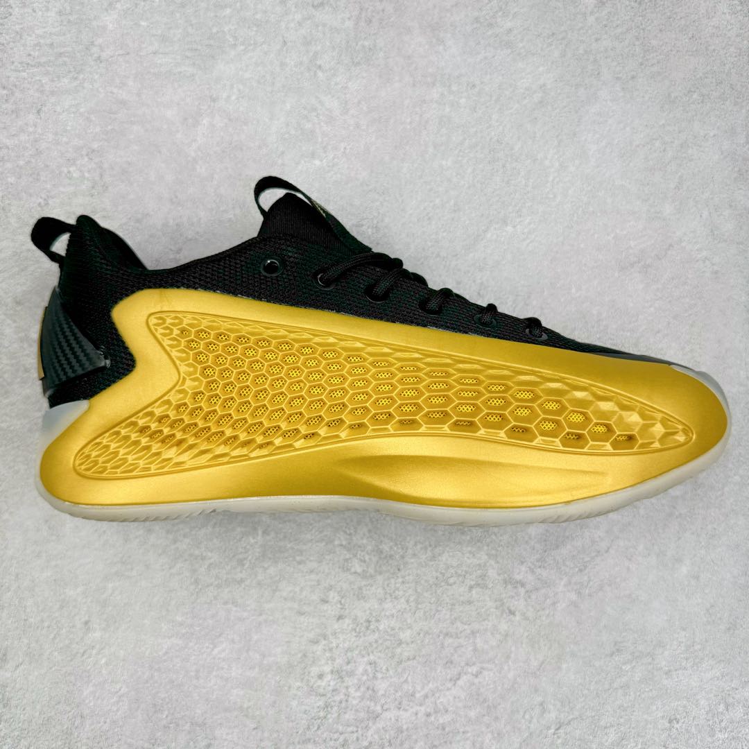 ＃纯原新品 AD Anthony Edwards A.E. 2 \\\”华子二代\\\” 安东尼·爱德华兹签名实战减震防滑耐磨低帮篮球鞋 JI4513 球鞋的整体设计非常复古 也可以理解为并不是目前篮球鞋的设计趋势 AE2流线简约的设计 也是让其非常具有辨识度 袜套与「蚁巢」组成的鞋身 在保证透气效果的同时 搭配鞋带更能带来相当出色的鞋脚一体性 中底自然还是搭载着AD的当家科技并经由外层 TPU 包裹 将软、弹和支撑性同时兼顾 尺码：40 40.5 41 42 42.5 43 44 44.5 45 46-选品中心