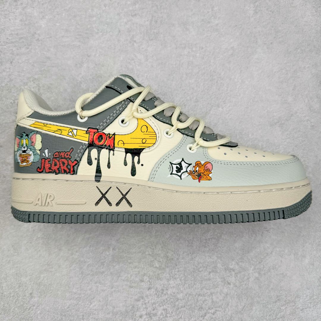 NK Air Force 1´07 Low 空军一号低帮百搭休闲运动板鞋 KS6896-555 柔软、弹性十足的缓震性能和出色的中底设计 横跨复古与现代的外型结合 造就出风靡全球 三十多年的Force 1 直到今天还深受青睐 尺码：36 36.5 37.5 38 38.5 39 40 40.5 41 42 42.5 43 44 44.5 45-选品中心