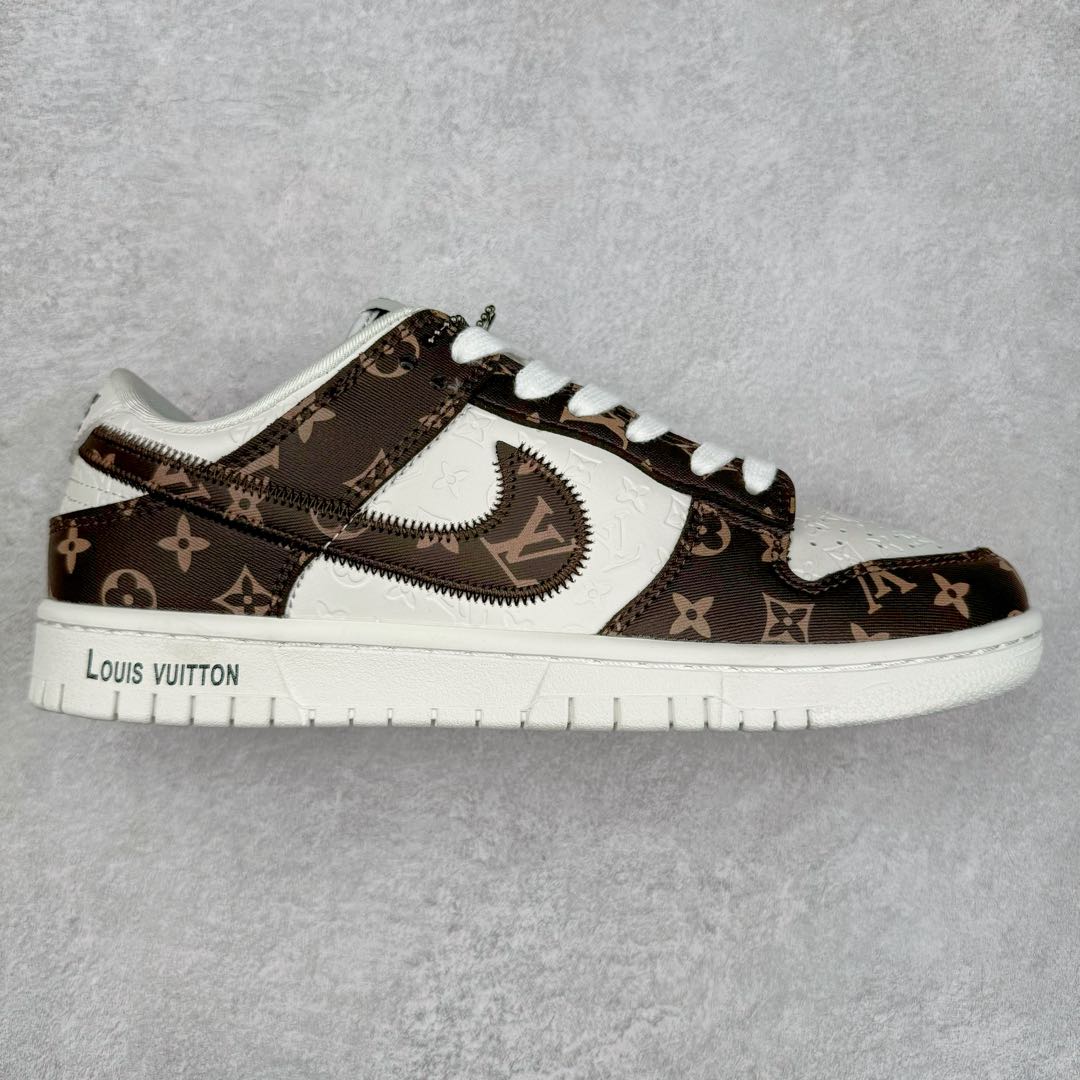 NK Dunk Low 定制配色 DQ1098-360 大厂出品 极力推荐 原装头层材料 独家版型蒸餾加工帶來的是更好的视觉和脚感体验大厂纯原品质出货 清洁度 电绣工艺 皮料切割干净无任何毛边 细节完美 尺码:36 36.5 37.5 38 38.5 39 40 40.5 41 42 42.5 43 44 44.5 45-选品中心