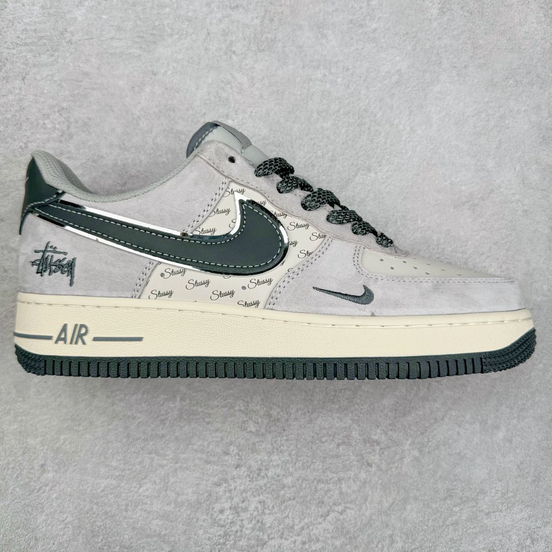 NK Air Force 1´07 Low 空军一号低帮百搭休闲运动板鞋 XZ6188-911 柔软、弹性十足的缓震性能和出色的中底设计 横跨复古与现代的外型结合 造就出风靡全球 三十多年的Force 1 直到今天还深受青睐 尺码:36 36.5 37.5 38 38.5 39 40 40.5 41 42 42.5 43 44 44.5 45-选品中心