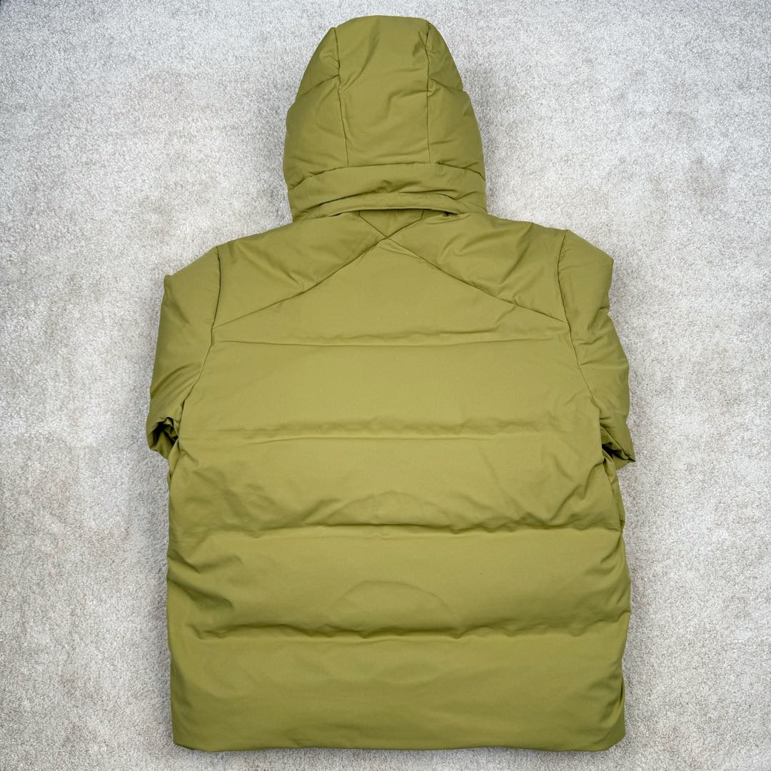 图片[3]-＃TZD DESCENTE SKI STYLE 迪桑特轻量薄款户外绗缝轻薄棉羽绒服 男款 DESCENTE（迪桑特）创立于1935年 品牌名取自法语词汇 意为“滑降” 品牌箭头标识代表滑雪的三种技术“高速直线滑行、穿越和侧滑 也寓意品牌在打造高端专业运动产品中不断追求完美的创新精神 致力于成为中国高端专业滑雪、综训、女子、铁人三项、高尔夫的第一品牌 辛苦一年啦 也该给男人买件像样的衣服啦 尺码：M L XL 2XL 3XL-选品中心