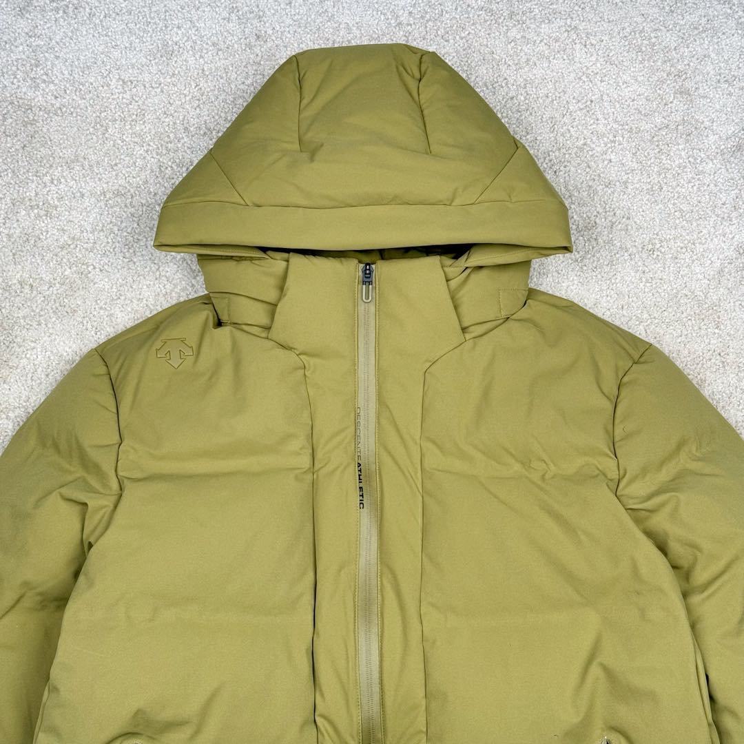 图片[5]-＃TZD DESCENTE SKI STYLE 迪桑特轻量薄款户外绗缝轻薄棉羽绒服 男款 DESCENTE（迪桑特）创立于1935年 品牌名取自法语词汇 意为“滑降” 品牌箭头标识代表滑雪的三种技术“高速直线滑行、穿越和侧滑 也寓意品牌在打造高端专业运动产品中不断追求完美的创新精神 致力于成为中国高端专业滑雪、综训、女子、铁人三项、高尔夫的第一品牌 辛苦一年啦 也该给男人买件像样的衣服啦 尺码：M L XL 2XL 3XL-选品中心