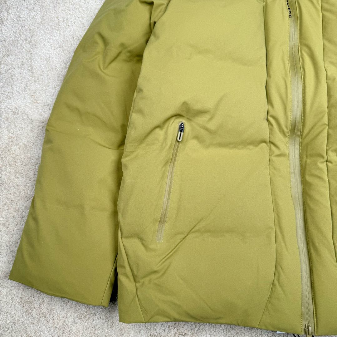 图片[6]-＃TZD DESCENTE SKI STYLE 迪桑特轻量薄款户外绗缝轻薄棉羽绒服 男款 DESCENTE（迪桑特）创立于1935年 品牌名取自法语词汇 意为“滑降” 品牌箭头标识代表滑雪的三种技术“高速直线滑行、穿越和侧滑 也寓意品牌在打造高端专业运动产品中不断追求完美的创新精神 致力于成为中国高端专业滑雪、综训、女子、铁人三项、高尔夫的第一品牌 辛苦一年啦 也该给男人买件像样的衣服啦 尺码：M L XL 2XL 3XL-选品中心