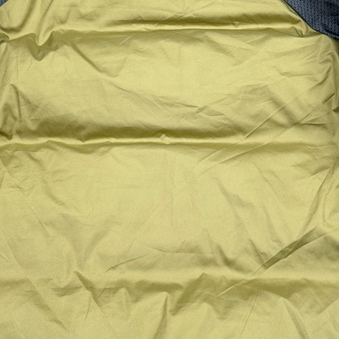 图片[12]-＃TZD DESCENTE SKI STYLE 迪桑特轻量薄款户外绗缝轻薄棉羽绒服 男款 DESCENTE（迪桑特）创立于1935年 品牌名取自法语词汇 意为“滑降” 品牌箭头标识代表滑雪的三种技术“高速直线滑行、穿越和侧滑 也寓意品牌在打造高端专业运动产品中不断追求完美的创新精神 致力于成为中国高端专业滑雪、综训、女子、铁人三项、高尔夫的第一品牌 辛苦一年啦 也该给男人买件像样的衣服啦 尺码：M L XL 2XL 3XL-选品中心