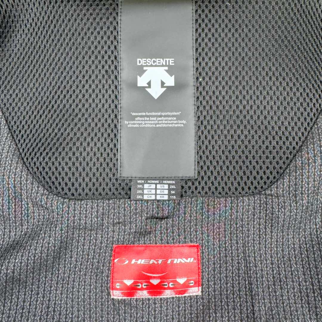 图片[18]-＃TZD DESCENTE SKI STYLE 迪桑特轻量薄款户外绗缝轻薄棉羽绒服 男款 DESCENTE（迪桑特）创立于1935年 品牌名取自法语词汇 意为“滑降” 品牌箭头标识代表滑雪的三种技术“高速直线滑行、穿越和侧滑 也寓意品牌在打造高端专业运动产品中不断追求完美的创新精神 致力于成为中国高端专业滑雪、综训、女子、铁人三项、高尔夫的第一品牌 辛苦一年啦 也该给男人买件像样的衣服啦 尺码：M L XL 2XL 3XL-选品中心