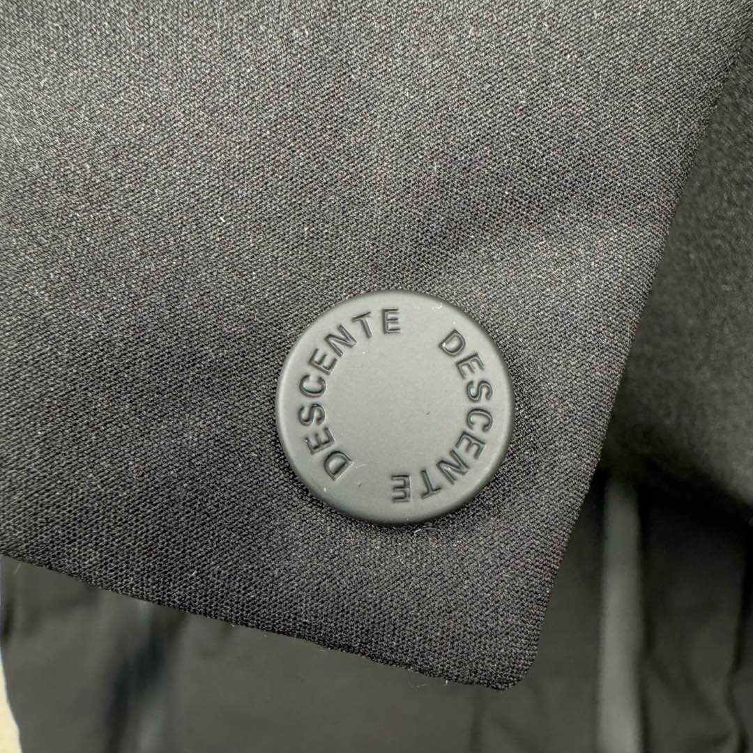 图片[14]-＃TZD DESCENTE SKI STYLE 迪桑特轻量薄款户外绗缝轻薄棉羽绒服 男款 DESCENTE（迪桑特）创立于1935年 品牌名取自法语词汇 意为“滑降” 品牌箭头标识代表滑雪的三种技术“高速直线滑行、穿越和侧滑 也寓意品牌在打造高端专业运动产品中不断追求完美的创新精神 致力于成为中国高端专业滑雪、综训、女子、铁人三项、高尔夫的第一品牌 辛苦一年啦 也该给男人买件像样的衣服啦 尺码：M L XL 2XL 3XL-选品中心