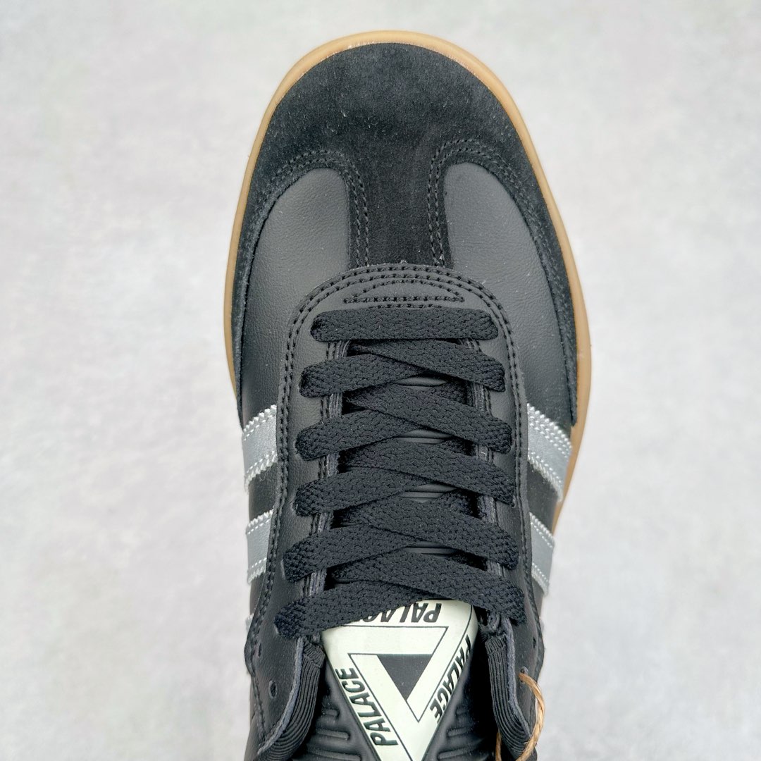 图片[4]-PALACE x AD Originals PUIG SAMBA 货号：HQ6098 / HQ6099 / HQ6100 作为 SAMBA 系列的改款，PALACE 与 adidas Originals 的联名如今已经成为潮流圈、球鞋圈独树一帜的象征。双方共计带来三款配色，鞋款设计上后跟的 PALACE 彭罗斯三角 LOGO 也足够彰显自身的与众不同。尺码：36 36.5 37.5 38 38.5 39 40 40.5 41 42 42.5 43 44 44.5 45-选品中心