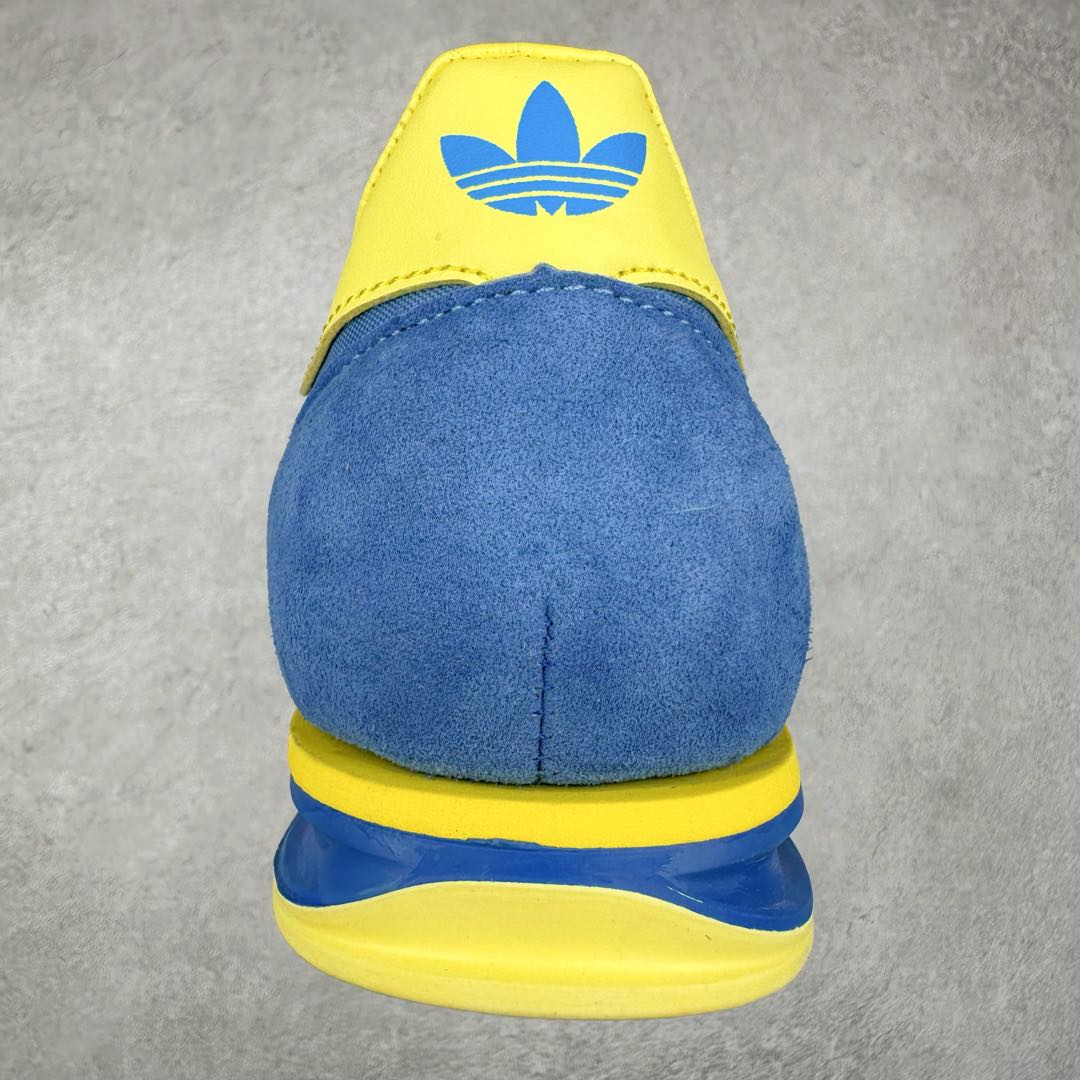 图片[8]-AD SL72 RS系列德训足球风百搭低帮休闲运动板鞋 JH6701 阿迪达斯Originals推出复古「T头鞋」造型的SL72鞋款复刻，有男女两款可选。男生款为SL72RS，鞋型挺立饱满，鞋底增加高度，采用麂皮与布面制作，符合复古氛围；女生款为SL72OGW，致敬经典款式，鞋身纤细，还原70年代设计，以绿色呈现，点缀金色细节。多款配色可选。「T 头鞋」这两年有多火大家见到了吧？明星、穿搭博主几乎人手一双，凭借复古味的外观，以及亲民的价格，同样成为了不少球鞋玩家日常上脚首选。近日 adidas Originals 将有「T 头鞋」造型的诞生于 1972 年的 SL72 鞋款复刻带回，各位买鞋又有新选择了。1972 年 SL72 问世后，引领了后来阿迪达斯的跑鞋发展方向，其中「SL」代表了 Super Light，彰显了产品轻便的特性。1972 年 SL72 问世后，引领了后来阿迪达斯的跑鞋发展方向，其中「SL」代表了 Super Light，彰显了产品轻便的特性。这次 adidas Originals 延续其轻质经典的基因，带来男女两款 SL72。男生款带来 SL72 RS 鞋型，RS 意为 Reshaped（重塑），鞋款在保留了经典的外观基础上，在尼龙材质里增加了填充物，使鞋型更加挺立和饱满，鞋头则更加圆润，鞋底的 EVA 材质则增加了鞋款的高度。女生款则带来 SL72 OG W 鞋型，OG 顾名思义则是致敬经典款式，相较于 RS（Reshaped）鞋款，鞋身更加纤细，其整体鞋身轮廓、线条、细节、材质上尊崇 70 年代 SL72 的设计，还原经典味道。尺码：36 36⅔ 37⅓ 38 38⅔ 39⅓ 40 40⅔ 41⅓ 42 42⅔ 43⅓ 44 44⅔ 45-选品中心