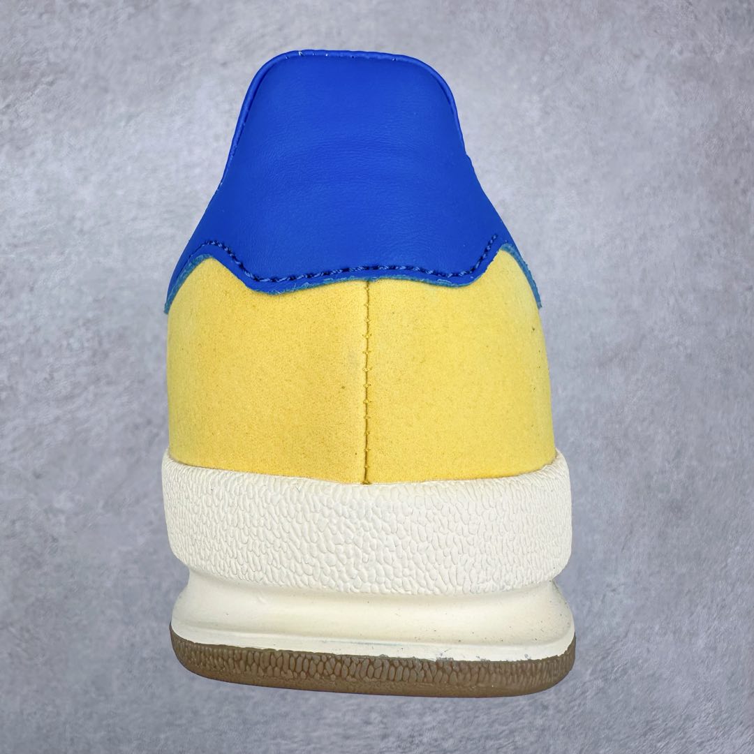 图片[8]-AD Originals Jeans 复古低帮时尚板鞋 GX6954 看它第一眼 你觉得它像不像 当下热门鞋款 \\\”Samba\\\” 哈哈 它其实是诞生于 1979 年的\\\”古早感\\\” 鞋款Jeans MKIl0相较于 MK! MKII在鞋头、中底、后跟均加有TPU 支撑或橡胶保护 这次的复刻使用皮革、翻毛皮打造 简约的鞋型 穿着的轻便 在\\\”Cleanfit\\\”风潮下 它值得你收入囊中 尺码：36 36.5 37 38 38.5 39 40 40.5 41 42 42.5 43 44 44.5 45-选品中心