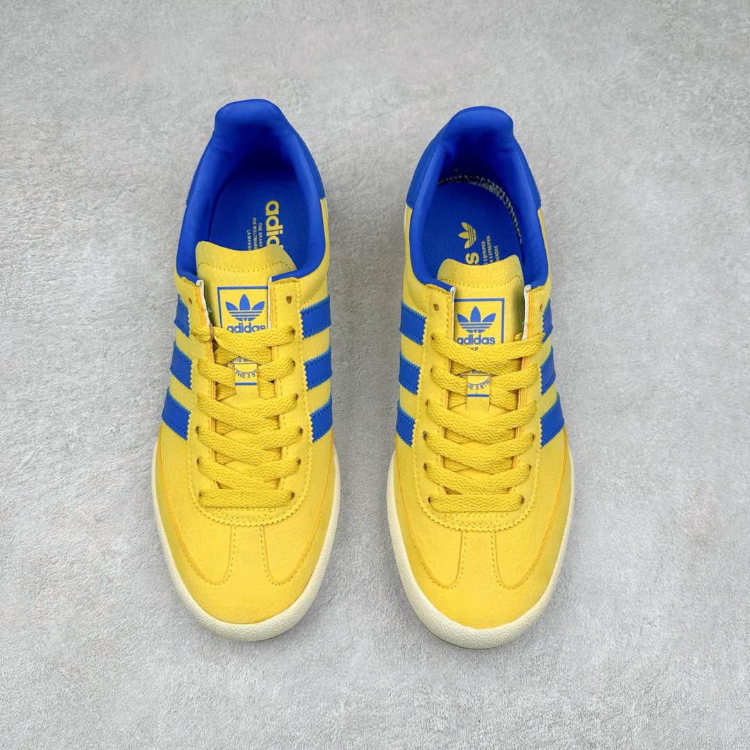 图片[2]-AD Originals Jeans 复古低帮时尚板鞋 GX6954 看它第一眼 你觉得它像不像 当下热门鞋款 \\\”Samba\\\” 哈哈 它其实是诞生于 1979 年的\\\”古早感\\\” 鞋款Jeans MKIl0相较于 MK! MKII在鞋头、中底、后跟均加有TPU 支撑或橡胶保护 这次的复刻使用皮革、翻毛皮打造 简约的鞋型 穿着的轻便 在\\\”Cleanfit\\\”风潮下 它值得你收入囊中 尺码：36 36.5 37 38 38.5 39 40 40.5 41 42 42.5 43 44 44.5 45-选品中心