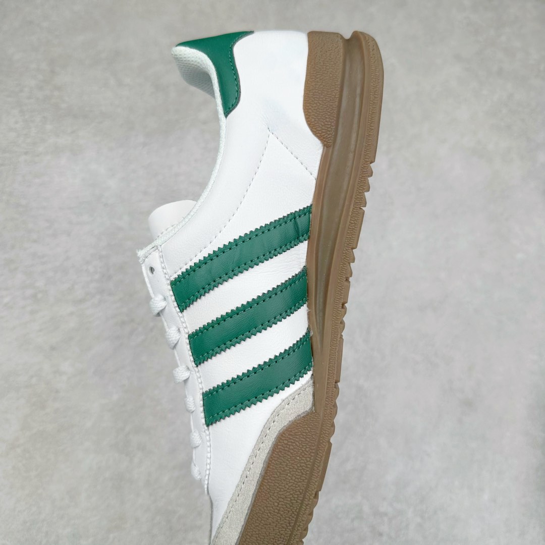 图片[7]-AD Originals Jeans 复古低帮时尚板鞋 GX4990 看它第一眼 你觉得它像不像 当下热门鞋款 \\\”Samba\\\” 哈哈 它其实是诞生于 1979 年的\\\”古早感\\\” 鞋款Jeans MKIl0相较于 MK! MKII在鞋头、中底、后跟均加有TPU 支撑或橡胶保护 这次的复刻使用皮革、翻毛皮打造 简约的鞋型 穿着的轻便 在\\\”Cleanfit\\\”风潮下 它值得你收入囊中 尺码：36 36.5 37 38 38.5 39 40 40.5 41 42 42.5 43 44 44.5 45-选品中心