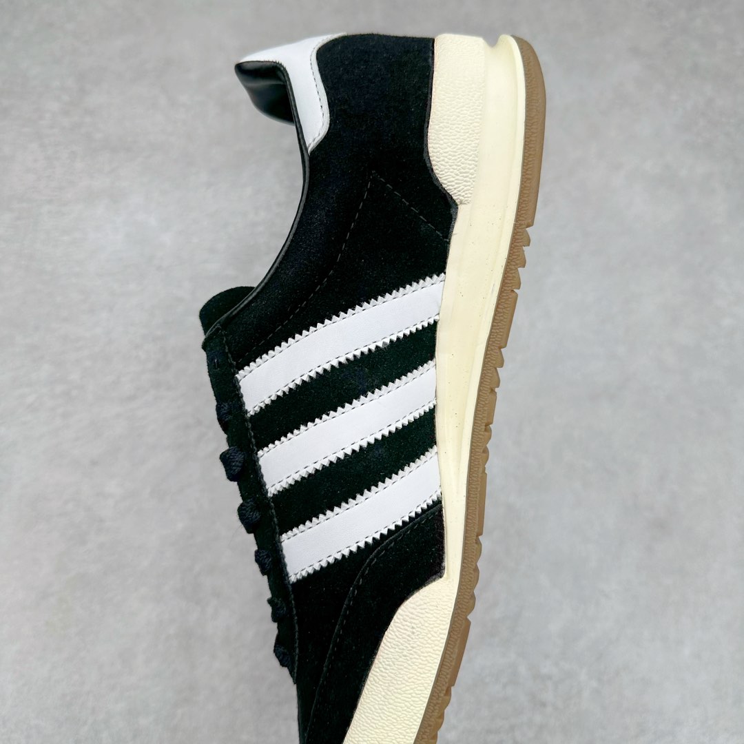 图片[7]-AD Originals Jeans 复古低帮时尚板鞋 GW1399 看它第一眼 你觉得它像不像 当下热门鞋款 \\\”Samba\\\” 哈哈 它其实是诞生于 1979 年的\\\”古早感\\\” 鞋款Jeans MKIl0相较于 MK! MKII在鞋头、中底、后跟均加有TPU 支撑或橡胶保护 这次的复刻使用皮革、翻毛皮打造 简约的鞋型 穿着的轻便 在\\\”Cleanfit\\\”风潮下 它值得你收入囊中 尺码：36 36.5 37 38 38.5 39 40 40.5 41 42 42.5 43 44 44.5 45-选品中心