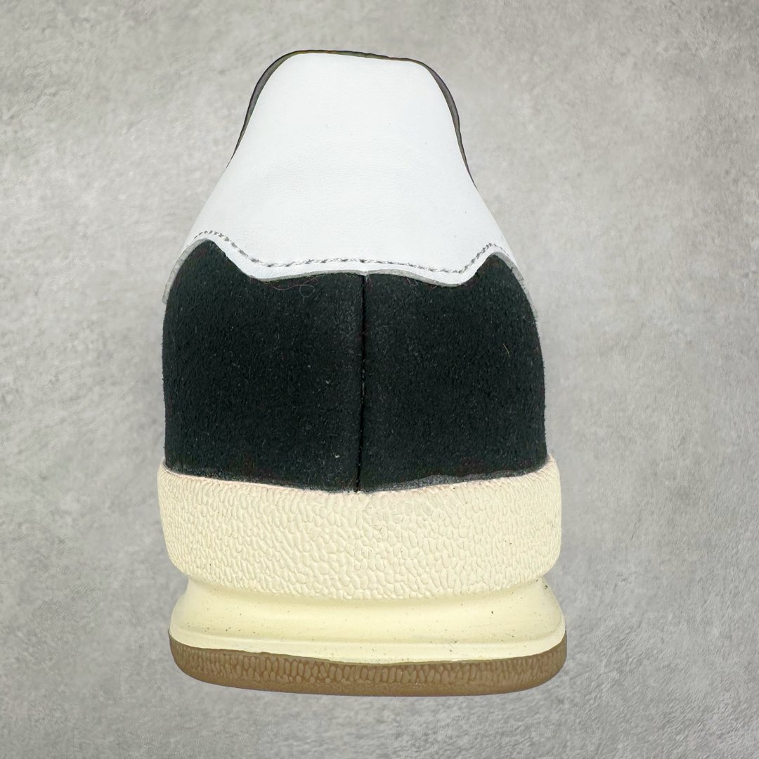 图片[8]-AD Originals Jeans 复古低帮时尚板鞋 GW1399 看它第一眼 你觉得它像不像 当下热门鞋款 \\\”Samba\\\” 哈哈 它其实是诞生于 1979 年的\\\”古早感\\\” 鞋款Jeans MKIl0相较于 MK! MKII在鞋头、中底、后跟均加有TPU 支撑或橡胶保护 这次的复刻使用皮革、翻毛皮打造 简约的鞋型 穿着的轻便 在\\\”Cleanfit\\\”风潮下 它值得你收入囊中 尺码：36 36.5 37 38 38.5 39 40 40.5 41 42 42.5 43 44 44.5 45-选品中心