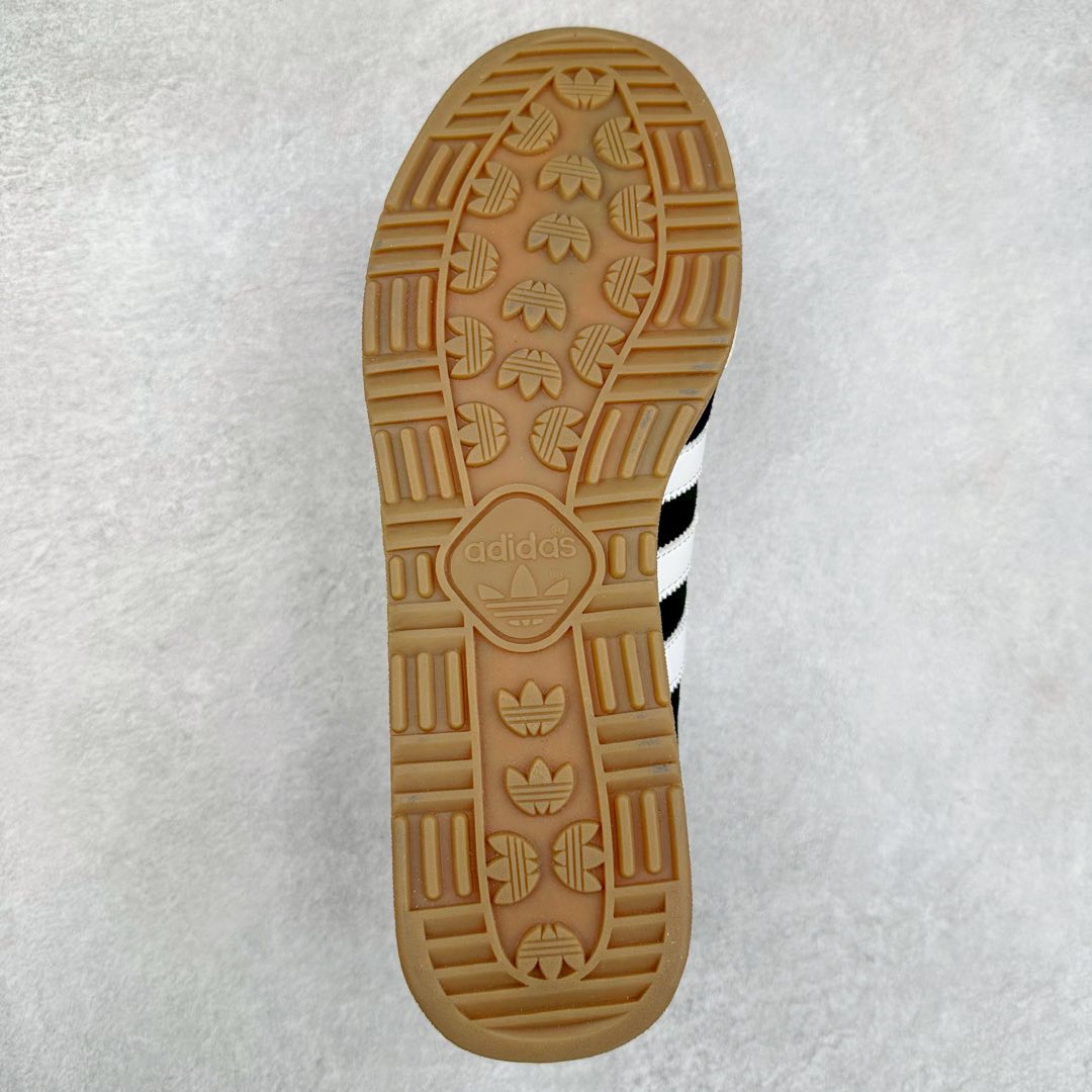 图片[9]-AD Originals Jeans 复古低帮时尚板鞋 GW1399 看它第一眼 你觉得它像不像 当下热门鞋款 \\\”Samba\\\” 哈哈 它其实是诞生于 1979 年的\\\”古早感\\\” 鞋款Jeans MKIl0相较于 MK! MKII在鞋头、中底、后跟均加有TPU 支撑或橡胶保护 这次的复刻使用皮革、翻毛皮打造 简约的鞋型 穿着的轻便 在\\\”Cleanfit\\\”风潮下 它值得你收入囊中 尺码：36 36.5 37 38 38.5 39 40 40.5 41 42 42.5 43 44 44.5 45-选品中心