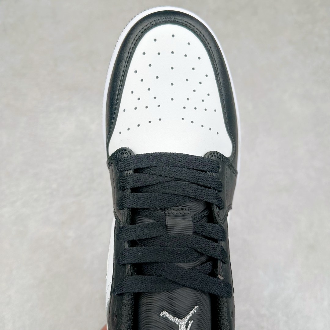 图片[4]-＃K版 Air Jordan AJ1 Low 低帮 黑银 553558-131 全新流水线出品 DT版本唯一平替选择 市场第二梯队最强版 全部原鞋开发 原楦原纸板开发 全鞋电脑针车 原厂内置全掌气垫 原盒内在原标 唯一Zp原版鞋带绑法 免检产品 全新2022版型 全头层皮料 完美零毛边处理 原厂配置全掌气垫 价格定位良心 几十个配色陆续出货 尺码：36 36.5 37.5 38 38.5 39 40 40.5 41 42 42.5 43 44 44.5 45 46 47.5-选品中心