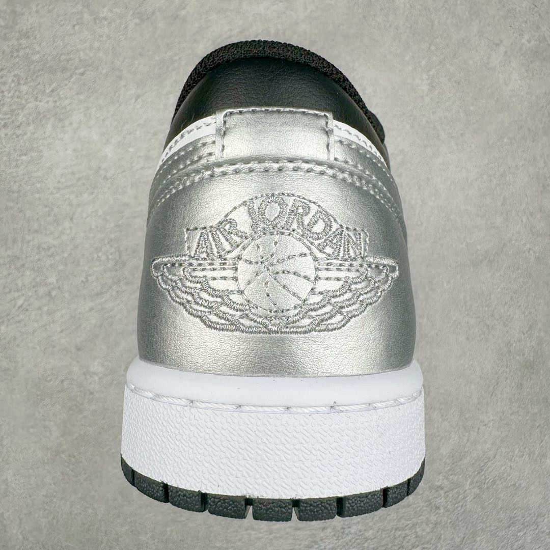 图片[8]-＃K版 Air Jordan AJ1 Low 低帮 黑银 553558-131 全新流水线出品 DT版本唯一平替选择 市场第二梯队最强版 全部原鞋开发 原楦原纸板开发 全鞋电脑针车 原厂内置全掌气垫 原盒内在原标 唯一Zp原版鞋带绑法 免检产品 全新2022版型 全头层皮料 完美零毛边处理 原厂配置全掌气垫 价格定位良心 几十个配色陆续出货 尺码：36 36.5 37.5 38 38.5 39 40 40.5 41 42 42.5 43 44 44.5 45 46 47.5-选品中心