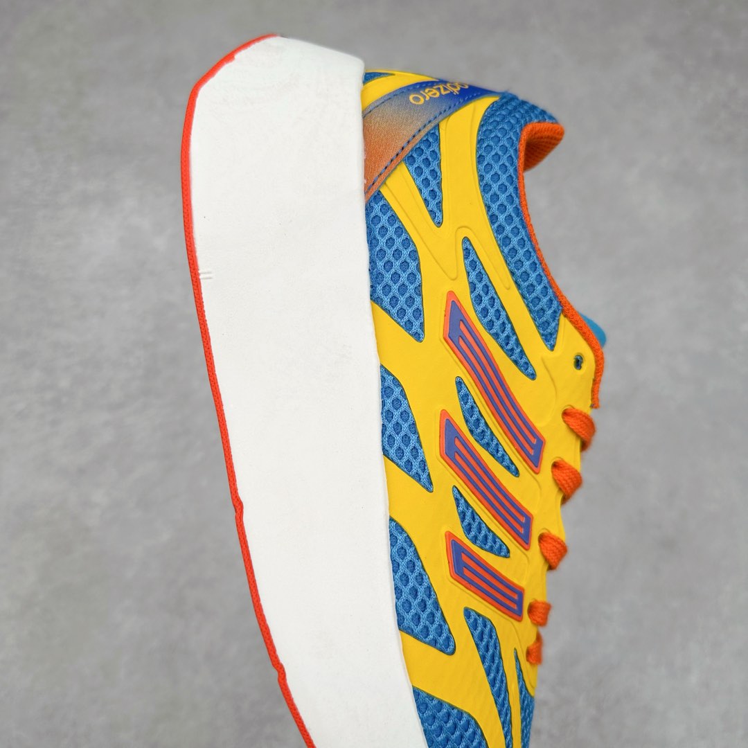 图片[6]-AD Adizero Aruku 全新跑鞋 JQ7391 以永动机为灵感的前卫造型 以及时下流行的厚底设定 让人无比期待 “Aruku” 在日文中是行走的意思 昭示了这是一双定位于大众日常训练或慢跑的鞋款 黑、白、红三色的撞色外观 搭配街头感、现代感十足的鞋面线条勾勒 格外引人注目 搭配丰沛的全新 Swirlfoam 泡棉厚底 虽然不像顶级竞速跑鞋那般极致 但也将日常舒适和时尚颜值平衡到位 尺码：36 36.5 37.5 38 38.5 39 40 40.5 41 42 42.5 43 44 44.5 45-选品中心