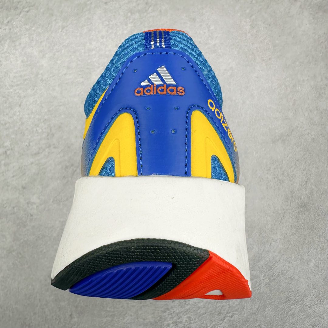 图片[8]-AD Adizero Aruku 全新跑鞋 JQ7391 以永动机为灵感的前卫造型 以及时下流行的厚底设定 让人无比期待 “Aruku” 在日文中是行走的意思 昭示了这是一双定位于大众日常训练或慢跑的鞋款 黑、白、红三色的撞色外观 搭配街头感、现代感十足的鞋面线条勾勒 格外引人注目 搭配丰沛的全新 Swirlfoam 泡棉厚底 虽然不像顶级竞速跑鞋那般极致 但也将日常舒适和时尚颜值平衡到位 尺码：36 36.5 37.5 38 38.5 39 40 40.5 41 42 42.5 43 44 44.5 45-选品中心