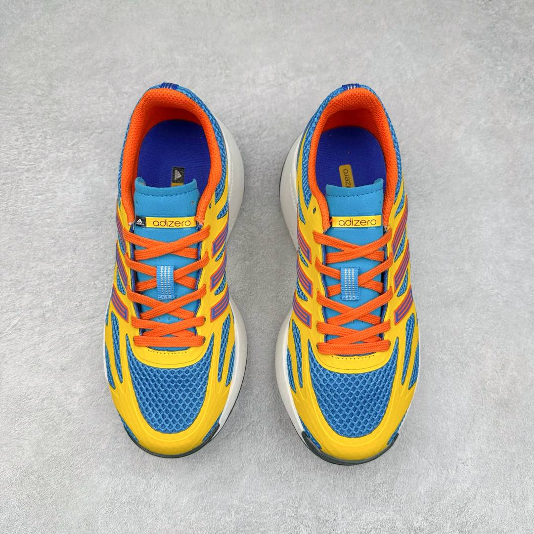 图片[2]-AD Adizero Aruku 全新跑鞋 JQ7391 以永动机为灵感的前卫造型 以及时下流行的厚底设定 让人无比期待 “Aruku” 在日文中是行走的意思 昭示了这是一双定位于大众日常训练或慢跑的鞋款 黑、白、红三色的撞色外观 搭配街头感、现代感十足的鞋面线条勾勒 格外引人注目 搭配丰沛的全新 Swirlfoam 泡棉厚底 虽然不像顶级竞速跑鞋那般极致 但也将日常舒适和时尚颜值平衡到位 尺码：36 36.5 37.5 38 38.5 39 40 40.5 41 42 42.5 43 44 44.5 45-选品中心