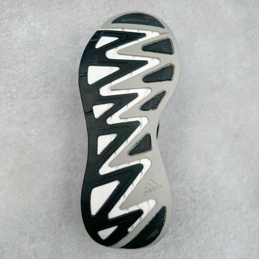 图片[9]-AD Adizero Aruku 全新跑鞋 JQ5658 以永动机为灵感的前卫造型 以及时下流行的厚底设定 让人无比期待 “Aruku” 在日文中是行走的意思 昭示了这是一双定位于大众日常训练或慢跑的鞋款 黑、白、红三色的撞色外观 搭配街头感、现代感十足的鞋面线条勾勒 格外引人注目 搭配丰沛的全新 Swirlfoam 泡棉厚底 虽然不像顶级竞速跑鞋那般极致 但也将日常舒适和时尚颜值平衡到位 尺码：36 36.5 37.5 38 38.5 39 40 40.5 41 42 42.5 43 44 44.5 45-选品中心