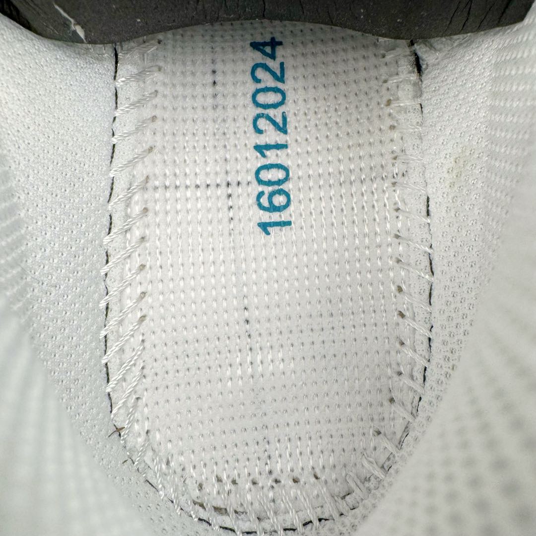 图片[21]-＃PK4.0 SALOMON XA Pro 3D ADV 萨洛蒙潮流越野机能户外功能鞋 基于市场现有版本全新升级调整改良 现阶段市场最强产物 全新主色陆续出货 大底描漆工整零瑕疵 鞋头定型弧度完 纯原外贸平台特供订单 耗时半年巨作 全套原纸板楦头开发 原厂特供网布配套加持 确保原汁原味 完美呈现版型 原档数据独家私模五层组合大底 原装Ortholite轻量化鞋垫 中底布带钢印编号 原厂TPU锁扣 进口港宝加持 后跟自然饱满 还原公司包裹性 鞋面采用SENSIFT贴合技术 全方位贴合包裹脚型 鞋跟部鞋底牵引设计 提供强大的抓地性能 更适应野外崎岖不平的道路 其3D ADVANCED CHASSIS底盘 材料轻量大化 钉齿设计更具稳定性 防护性 鞋底易磨损区运用CONTAGRIP高耐磨材料 应对城市硬质路面长距离跑考验 尺码：36 36.5 37.5 38 38.5 39 40 40.5 41 42 42.5 43 44 44.5 45-选品中心