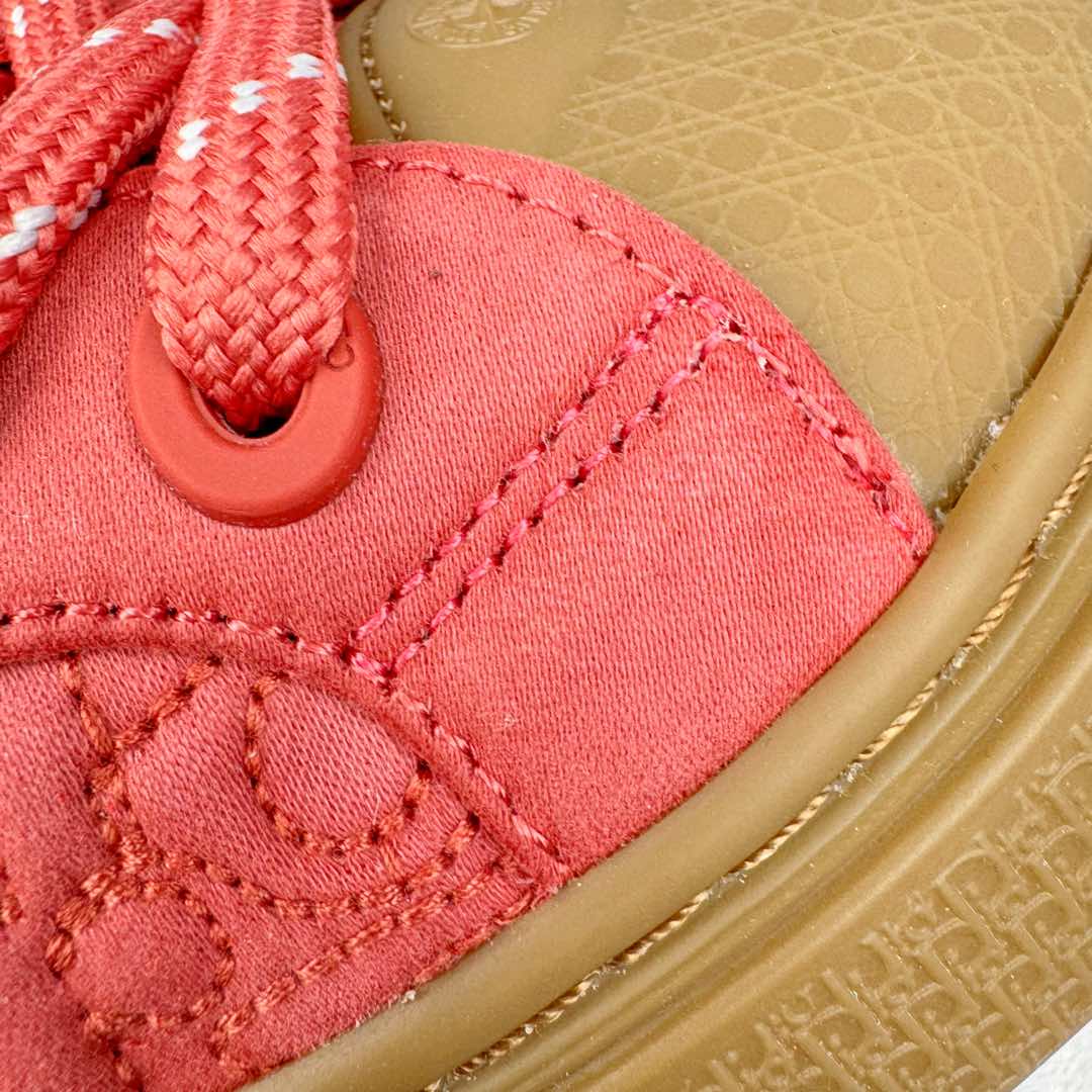 图片[16]-＃纯原 Dior B33 迪奥印花系带时尚运动板鞋网球鞋 全套原厂新版原纸板楦头开发 原厂特供皮料加持 原档数据大底 高频字母排版细节 还原 Zp 高端零售特供批次 2023秋季新品 彰显非凡的精湛工艺 重新诠释经典的网球鞋 时尚的廓形突显厚实感 采用全新的拉绒马海毛针织面料 突显柔软触感与富有层次感的流行色彩 搭配棕色绒面革镶片提升格调 别具一格的加垫鞋舌点缀以压花效果Dior标志 后侧点缀以Dior 30Avenue Montaigne标志 可为各式休闲造型增添时尚气质 尺码：40 41 42 43 44 45 46-选品中心