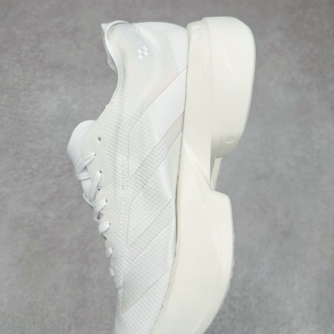 图片[7]-AD Adizero Eva SL M 零度进化版系列低帮轻便透气竞速休闲运动慢跑鞋 JH8074 相信大家对去年 adidas 横空出世的「顶级超跑」adiZero Adios Pro EVO 1 记忆犹新！不仅登顶阿迪史上最轻跑鞋宝座，更在接下来的全球马拉松赛事中，持续书写着惊人成绩，被网友戏称新一代「阿迪神鞋」全网刷屏！极简设计语言与强烈速度感和存在感的鞋侧三线，让人过目不忘，特别种草！其中定位于中长跑训练的 adidas Adizero Evo SL，整体外观造型与 adiZero Adios Pro EVO 1 非常相似。中底配置方面搭载全掌 Lightstrike Pro，鞋面采用透气网面示人，契合日常训练鞋的定位，更加耐用。外底给到了马牌橡胶，及类似上代竞速旗舰 adidas Adizero Adios Pro 3 区域分布。整体看下来无论是外观的鲜明辨识度，还是配置的扎实程度都很顶。尺码：36 36⅔ 37⅓ 38 38⅔ 39⅓ 40 40⅔ 41⅓ 42 42⅔ 43⅓ 44 45-选品中心