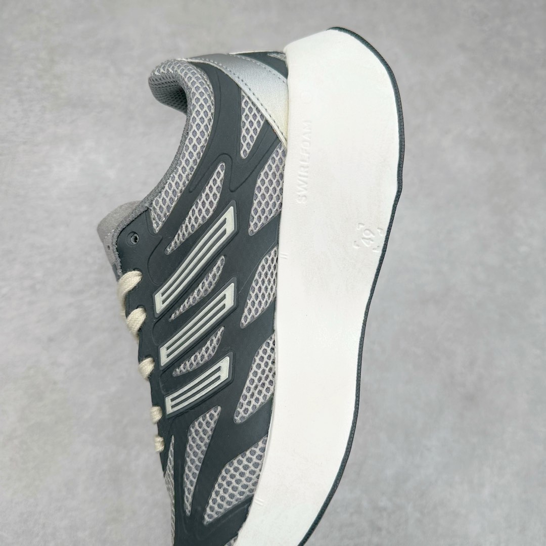 图片[7]-AD Adizero Aruku 全新跑鞋 JR6355 以永动机为灵感的前卫造型 以及时下流行的厚底设定 让人无比期待 “Aruku” 在日文中是行走的意思 昭示了这是一双定位于大众日常训练或慢跑的鞋款 黑、白、红三色的撞色外观 搭配街头感、现代感十足的鞋面线条勾勒 格外引人注目 搭配丰沛的全新 Swirlfoam 泡棉厚底 虽然不像顶级竞速跑鞋那般极致 但也将日常舒适和时尚颜值平衡到位 尺码：36 36.5 37.5 38 38.5 39 40 40.5 41 42 42.5 43 44 44.5 45-选品中心