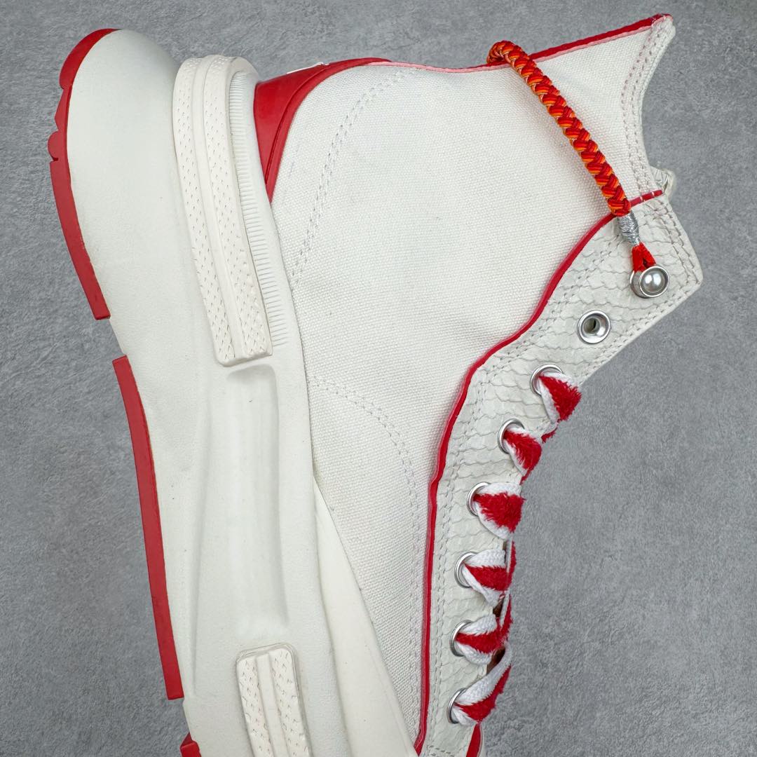图片[6]-2025蛇年生肖款 新年氛围感拉满 CONVERSE蛇年限定系列夹心厚底鞋好看又好穿 时髦度直接提升一个level 自带“转运红绳”配饰 还有小珍珠和福字挂牌 新年穿新鞋走好运的好意头就有了 红白配色也泰有新年氛围感了吧 醒目的夹心厚底也真的对小个子太友好了 福扣、蛇纹拼接、红绳珍珠和星星鞋饰点缀！！ 寓意新年好彩头 货号：A13346C 尺码：35 36 36.5 37 37.5 38 39 39.5 40 41 41.5 42 42.5 43 44-选品中心