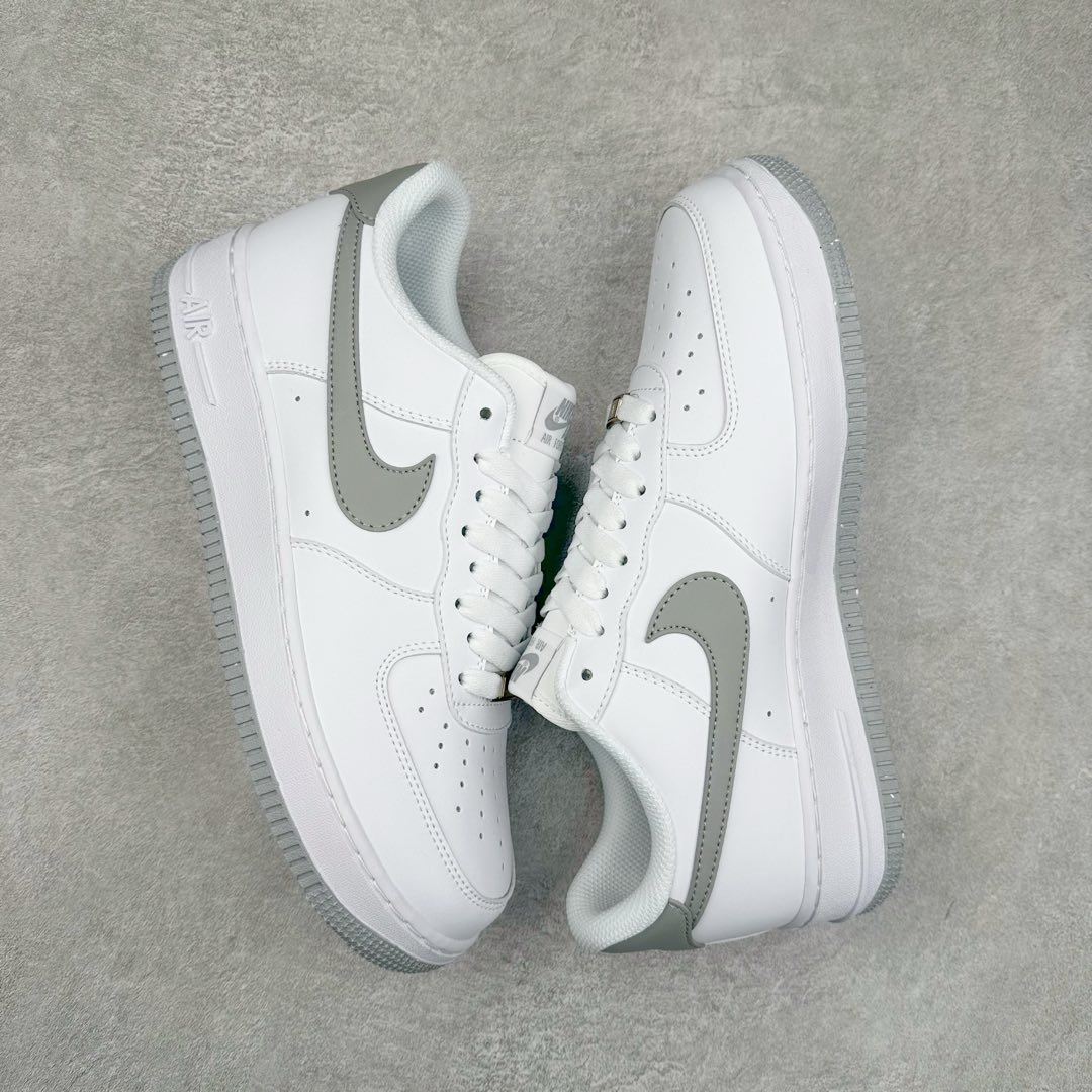 ＃福利特价‼️
NK Air Force 1 07 空军一号经典低帮板鞋 白灰FJ4146-100 全网