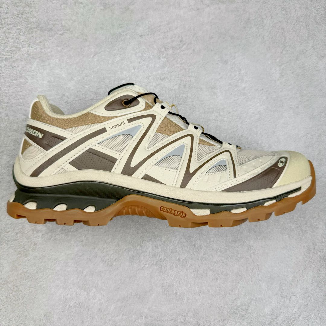 ＃GD Salomon XT-QUEST ADV 萨洛蒙潮流越野机能户外功能鞋 纯原外贸平台特供订单 耗时半年巨作 全套原纸板楦头开发 原厂特供网布配套加持 确保原汁原味 完美呈现版型 原档数据独家私模五层组合大底 男女鞋同步官方开发至46.5 原装Ortholite轻量化鞋垫 中底布带钢印编号 原厂TPU锁扣 进口港宝加持 后跟自然饱满 还原公司包裹性 基于 SALOMON 初代 XT 鞋身造型并搭载 4D ADVANCED CHASSIS™ 大底打造而成 为这款 XT-QUEST 带来了多项足部控制与保护等功能性 如在运动过程中控制左右晃动的过程而提高稳定性、改善长途越野过程中足中到足尖的过渡、提高感知岩石的精确度以抵抗尖锐物体对脚底的伤害以及采用动态缓冲来增强穿着舒适感 从而减轻疲劳感 使 XT-QUEST 成为一双舒适且安全的户外之履 尺码：36 36.5 37.5 38 38.5 39 40 40.5 41 42 42.5 43 44 44.5 45 46 46.5-选品中心