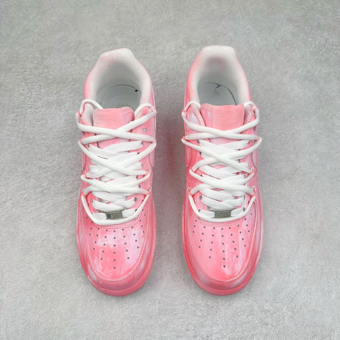 图片[2]-NK Air Force 1´07 Low 空军一号低帮百搭休闲运动板鞋 YY2024-727 柔软、弹性十足的缓震性能和出色的中底设计 横跨复古与现代的外型结合 造就出风靡全球 三十多年的Force 1 直到今天还深受青睐 尺码：36 36.5 37.5 38 38.5 39 40 40.5 41 42 42.5 43 44 44.5 45-选品中心