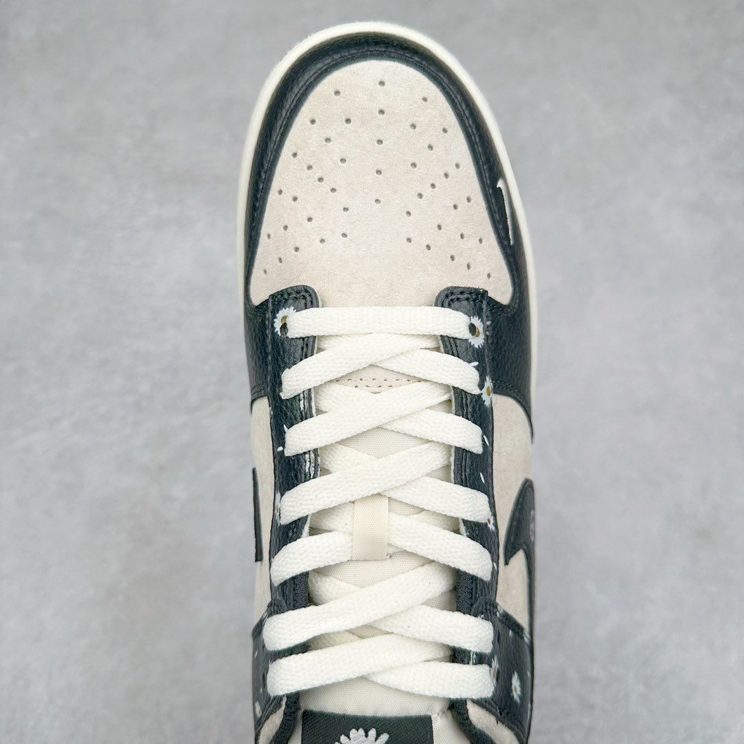 图片[4]-NK Dunk Low 定制配色 DJ2024-069 大厂出品 极力推荐 原装头层材料 独家版型蒸餾加工帶來的是更好的视觉和脚感体验大厂纯原品质出货 清洁度 电绣工艺 皮料切割干净无任何毛边 细节完美 尺码：36 36.5 37.5 38 38.5 39 40 40.5 41 42 42.5 43 44 44.5 45-选品中心