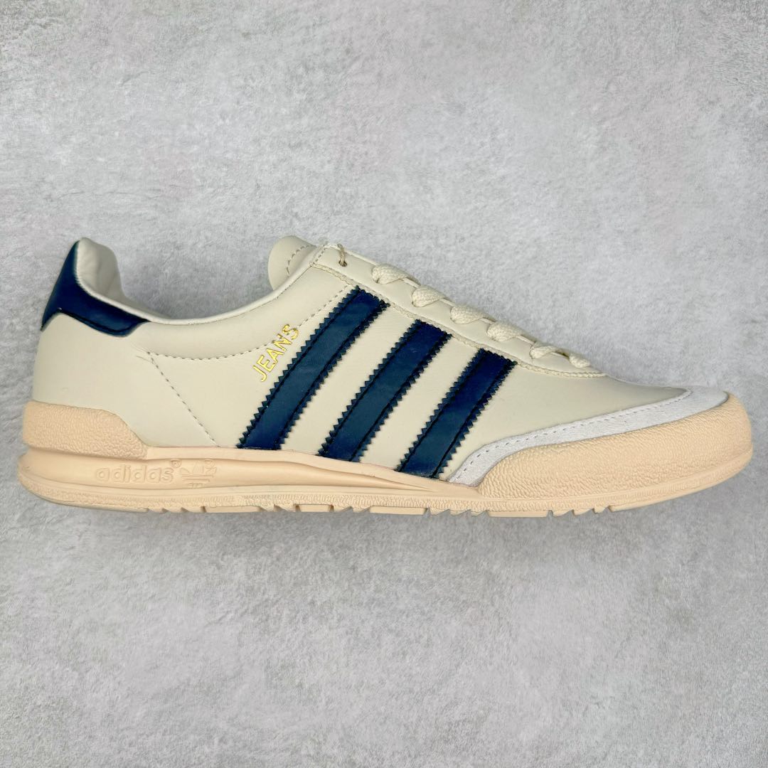 图片[2]-AD Originals Jeans 复古低帮时尚板鞋 看它第一眼 你觉得它像不像 当下热门鞋款 \\\”Samba\\\” 哈哈 它其实是诞生于 1979 年的\\\”古早感\\\” 鞋款Jeans MKIl0相较于 MK! MKII在鞋头、中底、后跟均加有TPU 支撑或橡胶保护 这次的复刻使用皮革、翻毛皮打造 简约的鞋型 穿着的轻便 在\\\”Cleanfit\\\”风潮下 它值得你收入囊中 尺码：36 36.5 37 38 38.5 39 40 40.5 41 42 42.5 43 44 44.5 45-选品中心