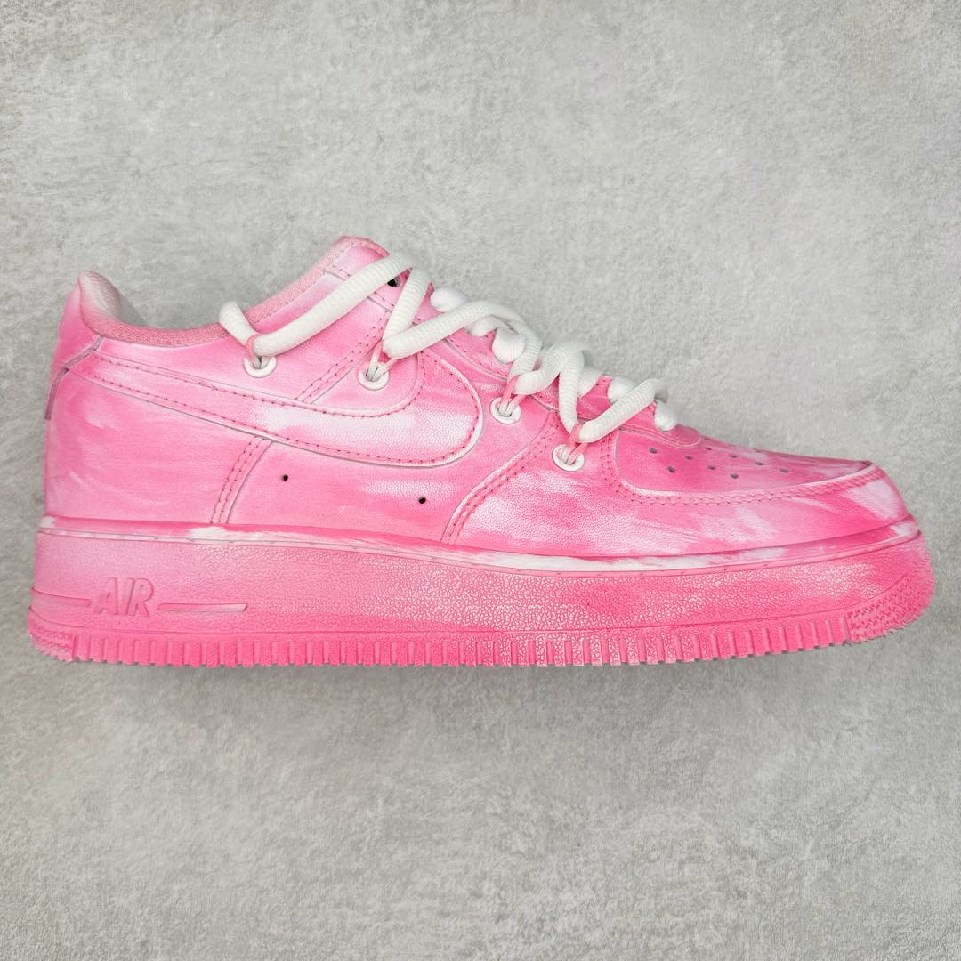 NK Air Force 1´07 Low 空军一号低帮百搭休闲运动板鞋 YY2024-727 柔软、弹性十足的缓震性能和出色的中底设计 横跨复古与现代的外型结合 造就出风靡全球 三十多年的Force 1 直到今天还深受青睐 尺码：36 36.5 37.5 38 38.5 39 40 40.5 41 42 42.5 43 44 44.5 45-选品中心