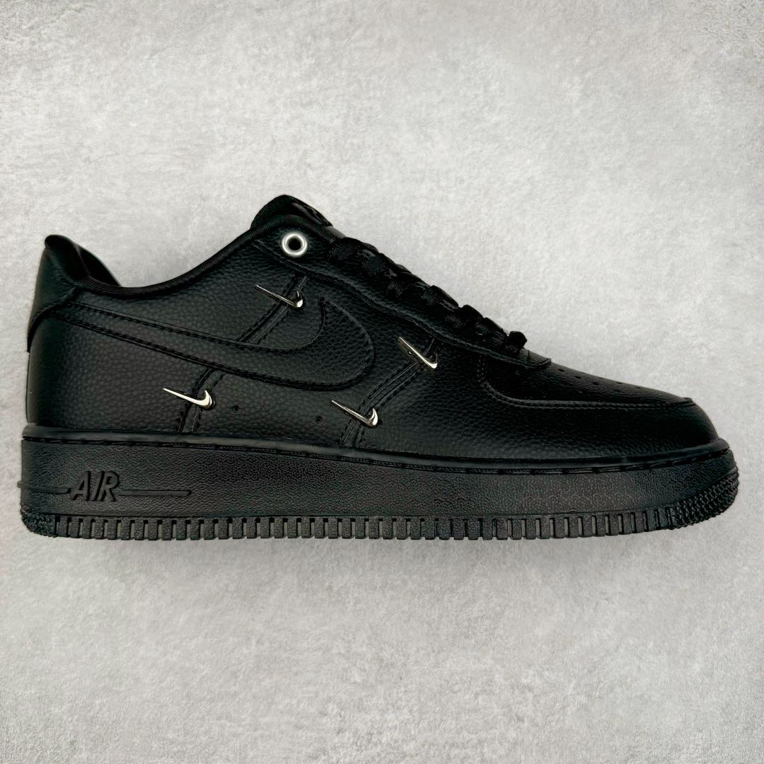 ＃福利特价‼️
NK Air Force 1 07 空军一号经典低帮板鞋 黑色四钩 HQ1180-001