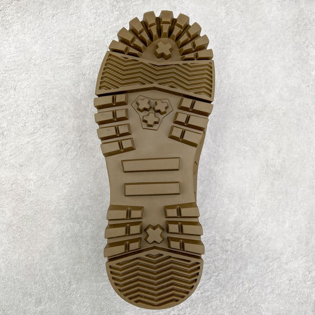 图片[9]-Ecco爱步男鞋新款运动鞋 跑鞋厚底增高老爹鞋 驱动系列全新款式 拼色拼接鞋面 时尚有型 牛皮与纺织品拼接 脚感舒适 出街有型 贴心套脚系带设计 舒适包裹双足 柔软细腻，亲肤透气 以摩托车粗犷胎纹为灵感 PU大底提供牵引性和支撑性 耐磨防滑提升稳定性 轻盈鞋底 舒适耐穿 户外出行 肆意洒脱 尺码：38 39 40 41 42 43 44（皮鞋码）-选品中心