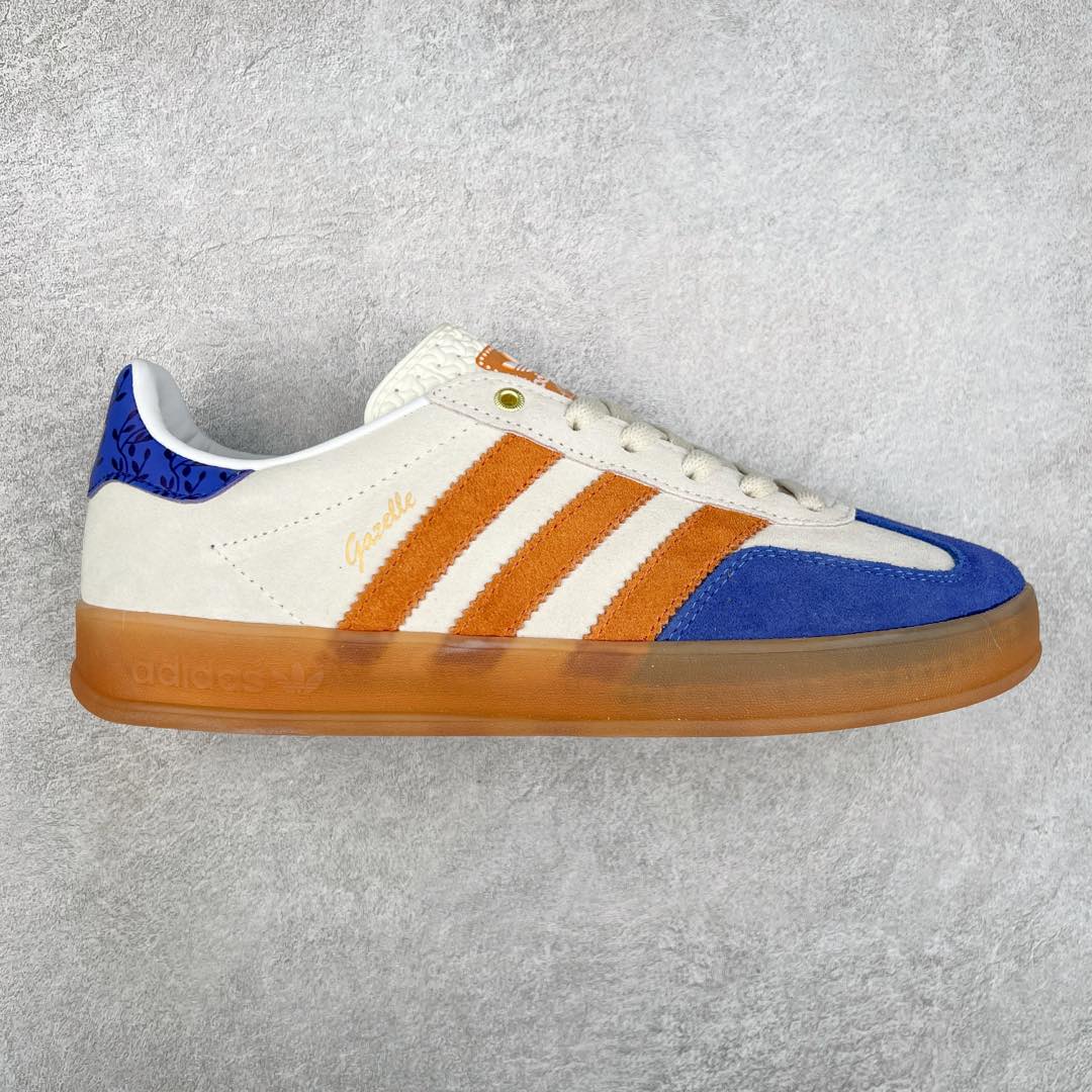 AD Gazelle Indoor Trainers 羚羊内训系列低帮复古百搭休闲运动德训风板鞋 JQ0956 90年代经典的复刻版！自60年代以足球训练鞋面世以来,Gazelle就以其经典设计席卷全球。1991年版本的复刻,再造经典Gazelle。采用皮革打造,搭配浊色细节,让这款经典更加简约。尺码：36 36⅔ 37⅓ 38 38⅔ 39⅓ 40 40⅔ 41⅓ 42 42⅔ 43⅓ 44 45-选品中心