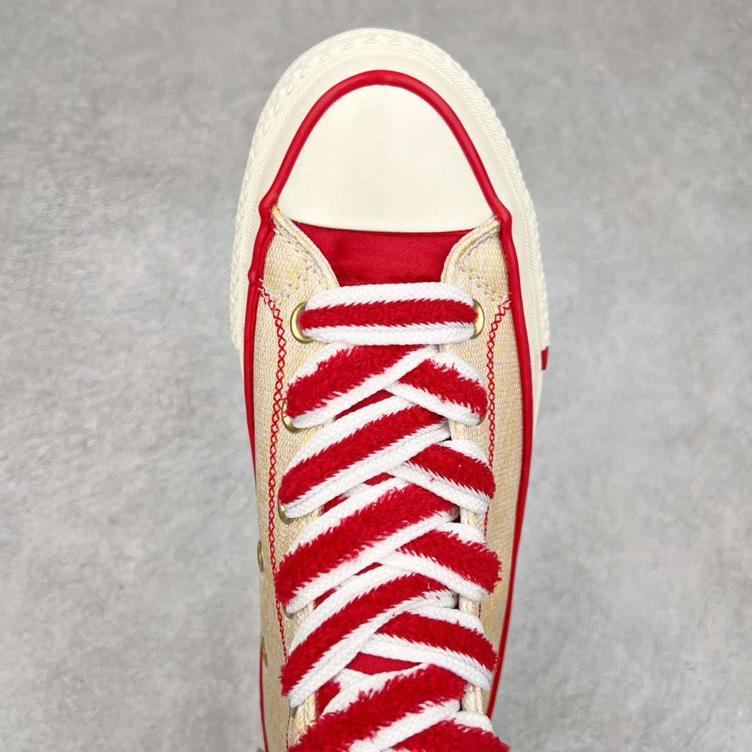 图片[4]-Converse All Star Lift 厚底蛇年限定高帮 新年新气象‼️ 匡威CNY蛇年限定按时报到 中国红多有节日氛围呀 每一双都细节满满，诚意十足 双色聚酯提花鞋面，超有质感 鞋跟配有小金星星链条 哑光沙丁布鞋舌和后跟，时尚感爆棚 金色金属绕圈蛇形鞋带珠宝 亮点满满 每一双小细节上都寓意新年好运无限 货号：A13351C 尺码：35 36 36.5 37 37.5 38 39 39.5 40 41 41.5 42 42.5 43 44-选品中心